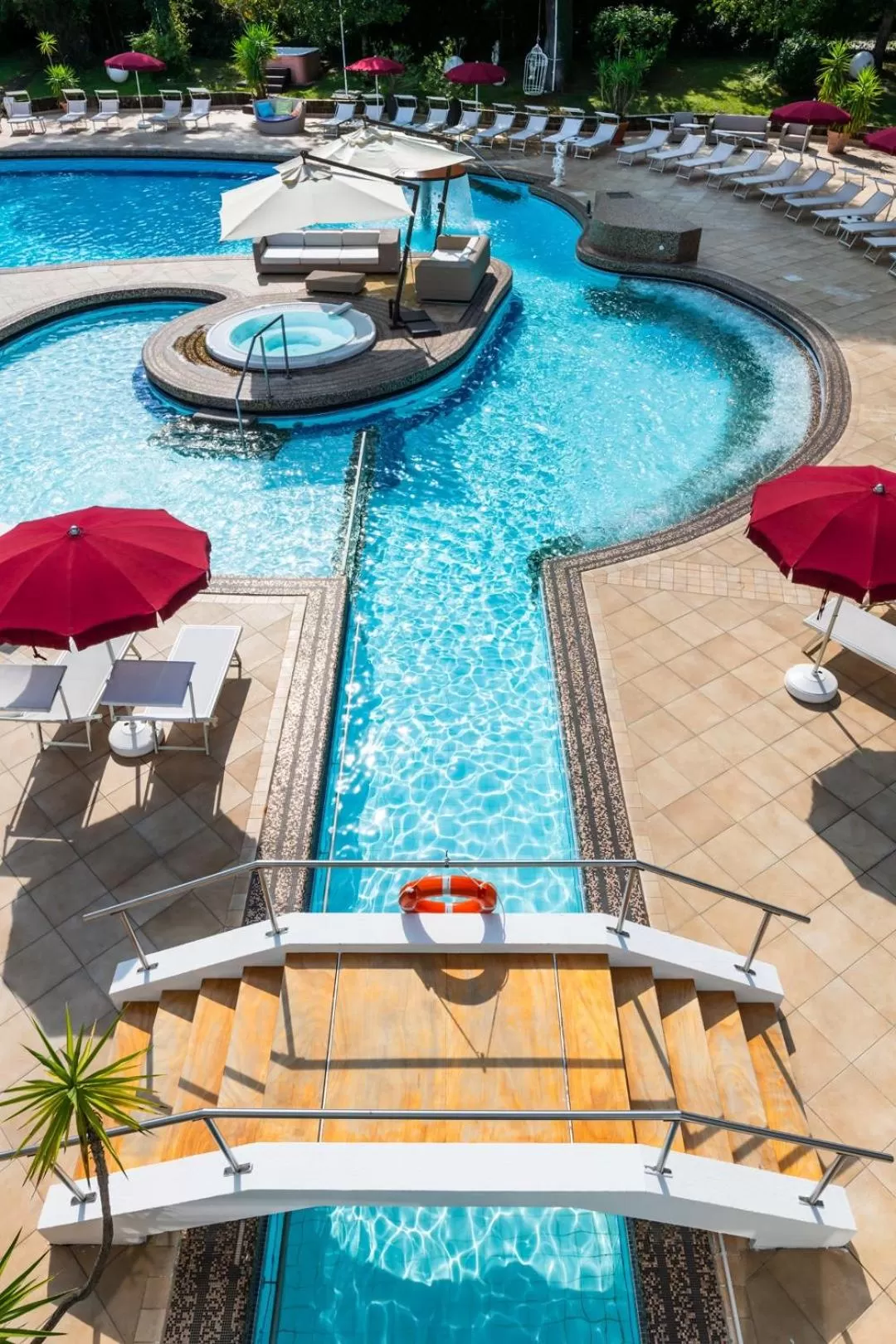 Swimming pool in Hotel Mioni Royal San