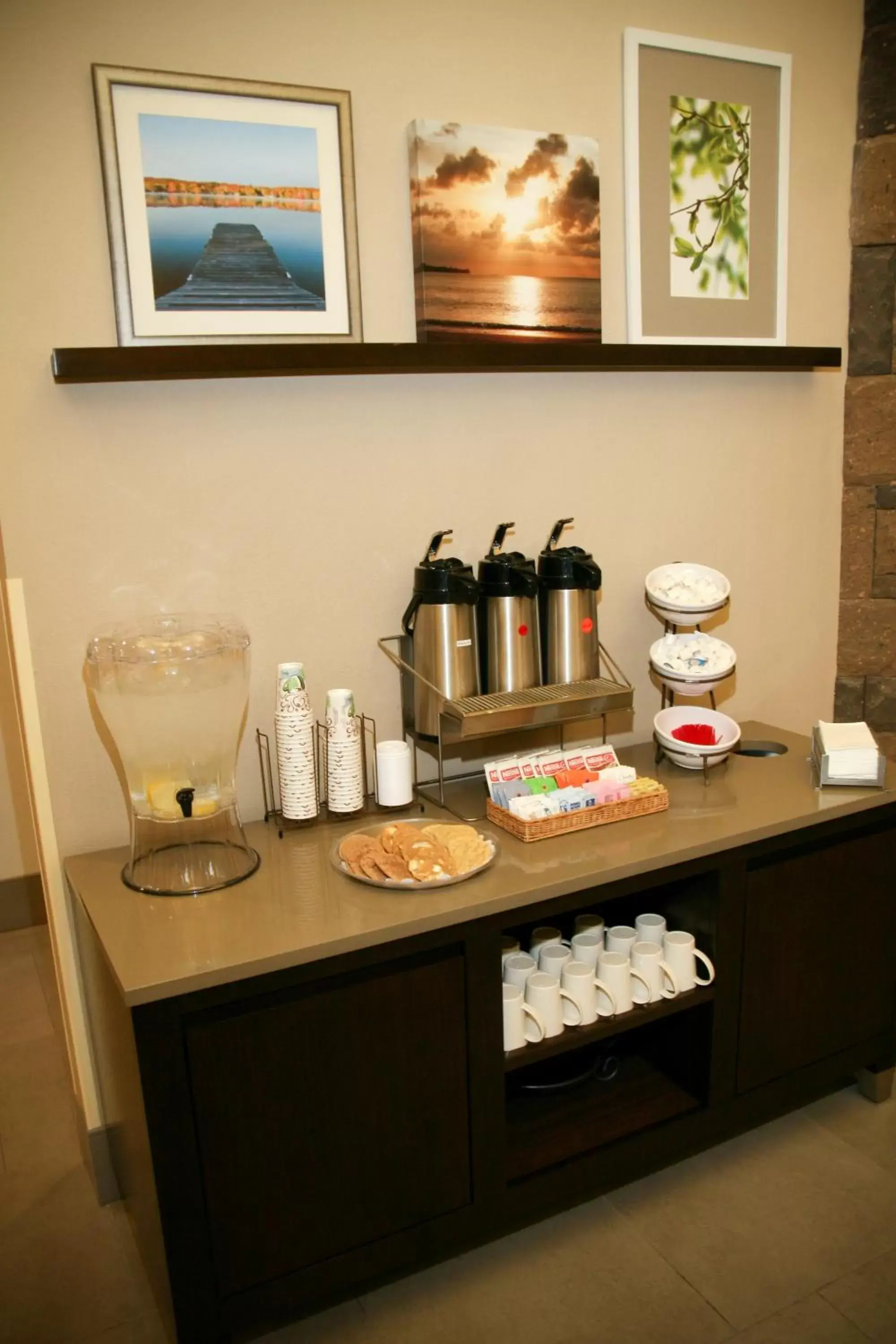 Lobby or reception in Country Inn & Suites by Radisson, Prineville, OR