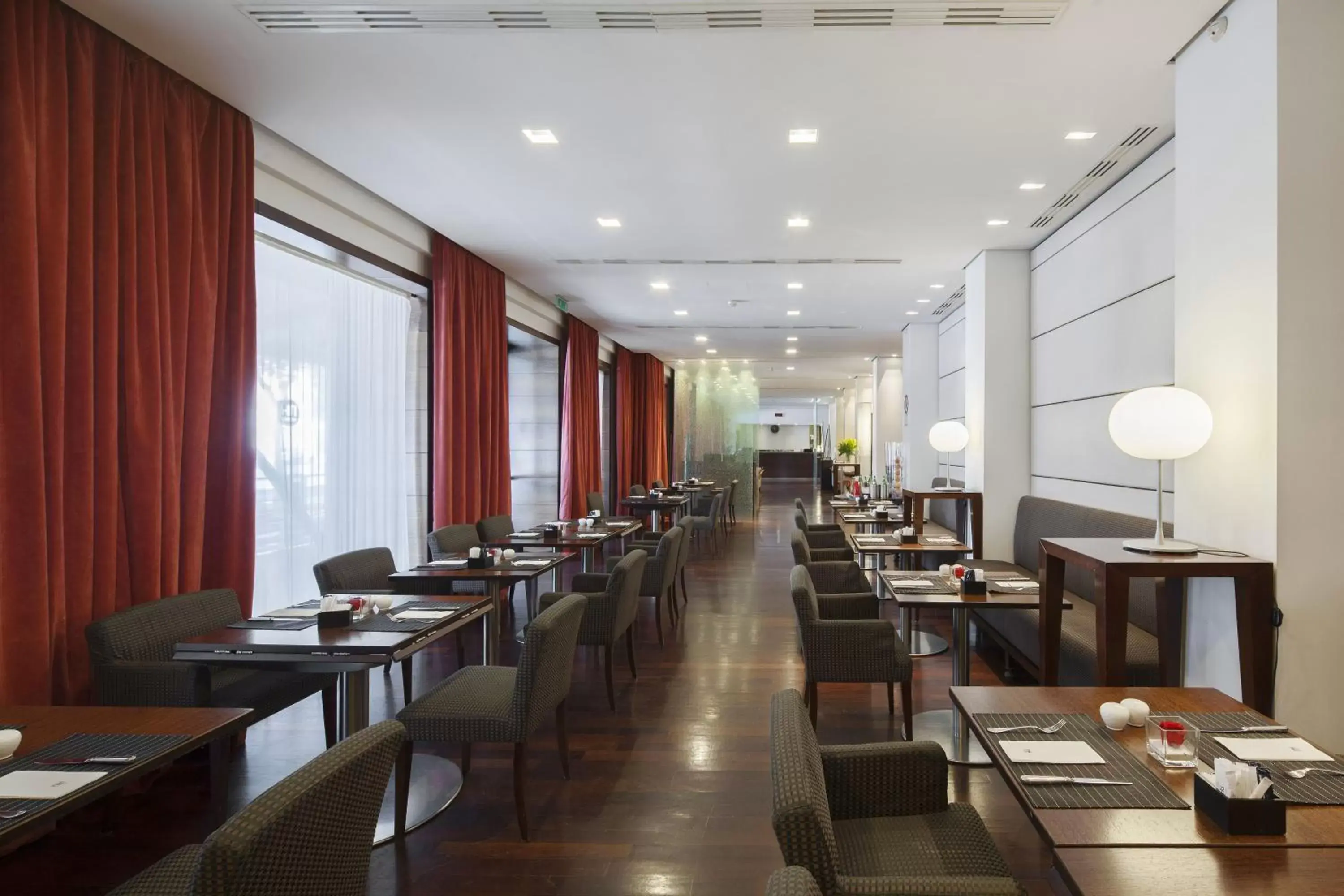 Restaurant/Places to Eat in Hotel Igea