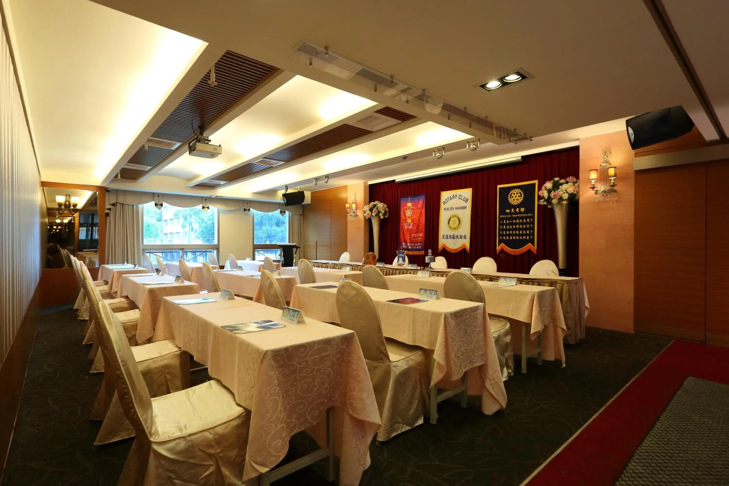 Business facilities in Azure Hotel