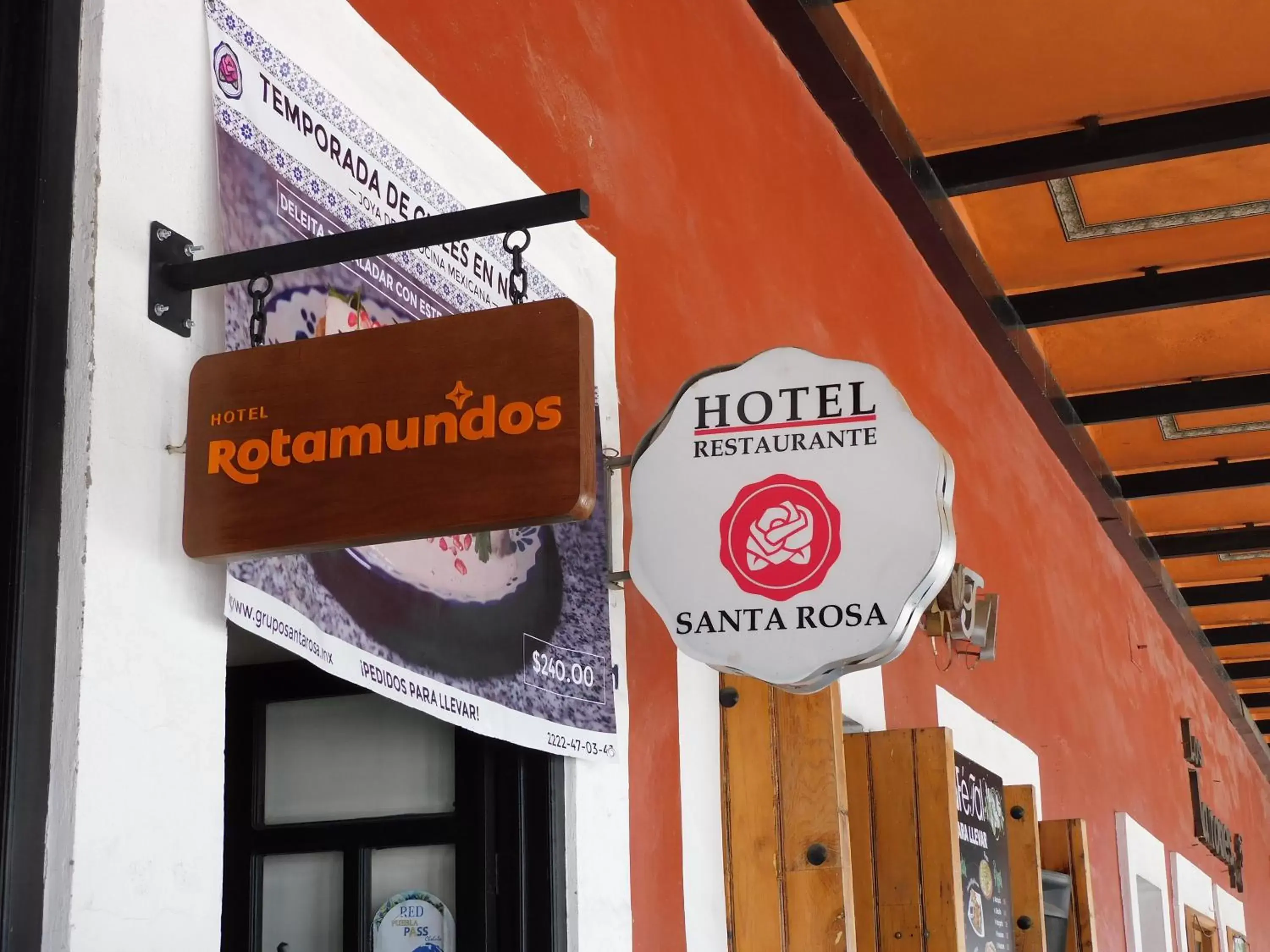 Logo/Certificate/Sign in Hotel Santa Rosa by Rotamundos