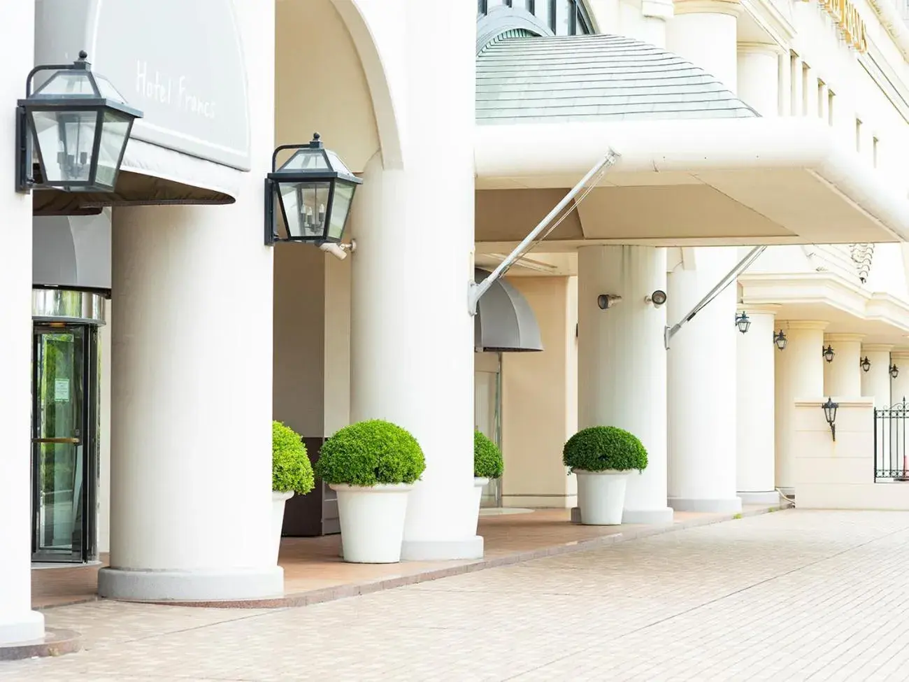 Facade/entrance in Hotel Francs Facade/entrance in Hotel Francs