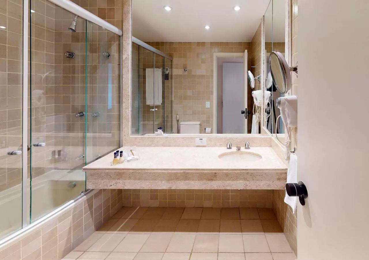 Bathroom in Estanplaza Nações Unidas