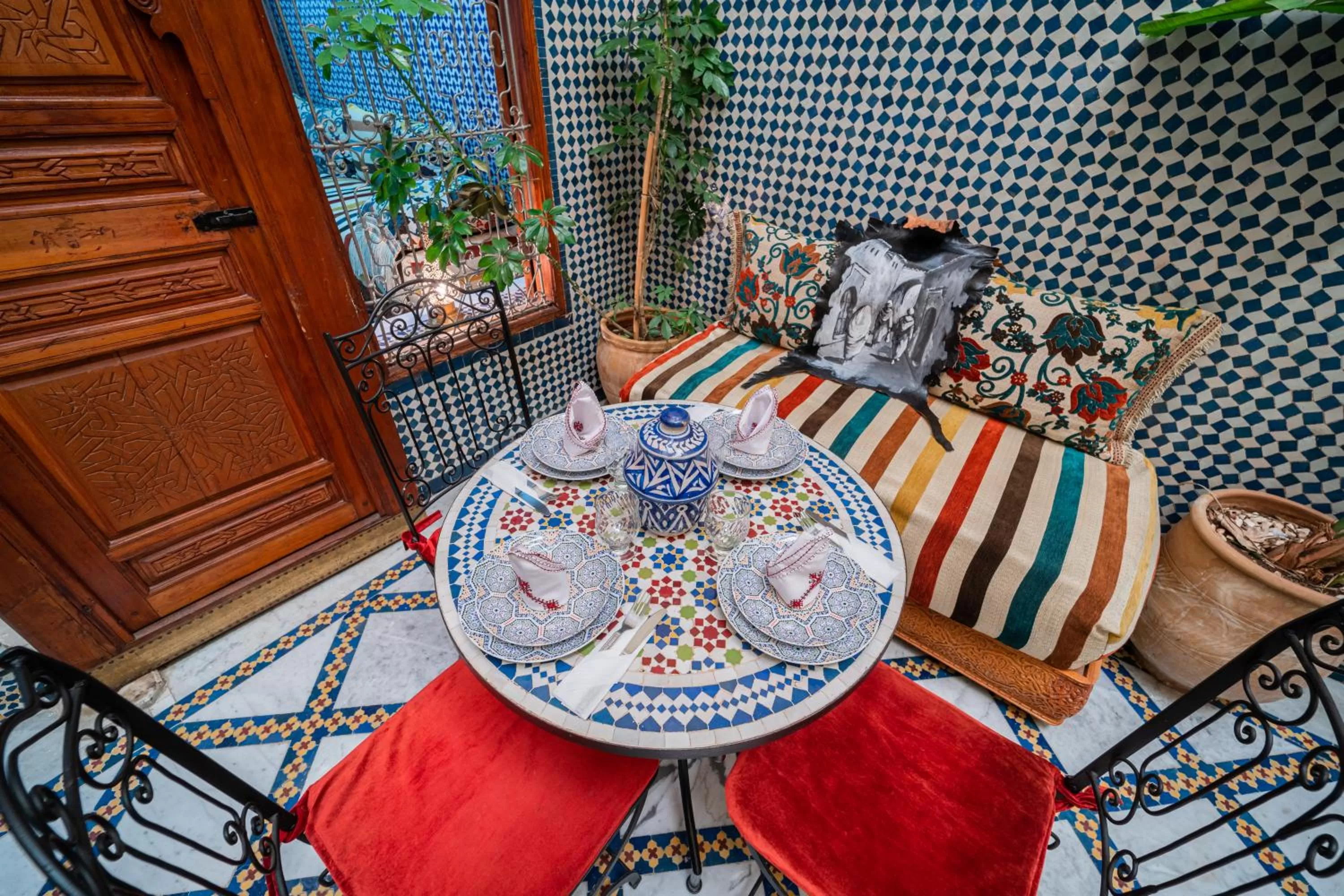 Restaurant/places to eat in Riad Taj Salma