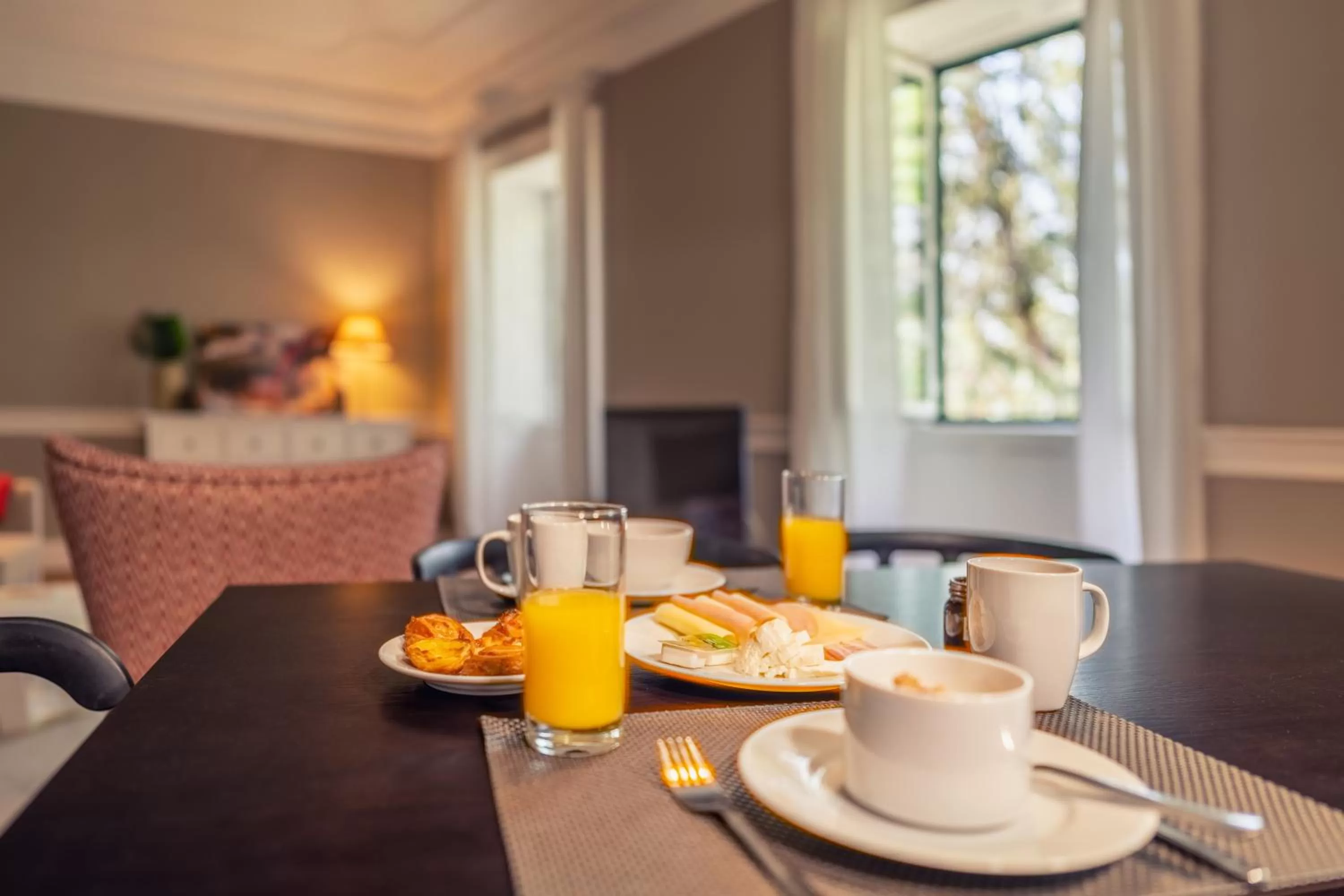 Breakfast in The Wine Lodges by An Island Apart