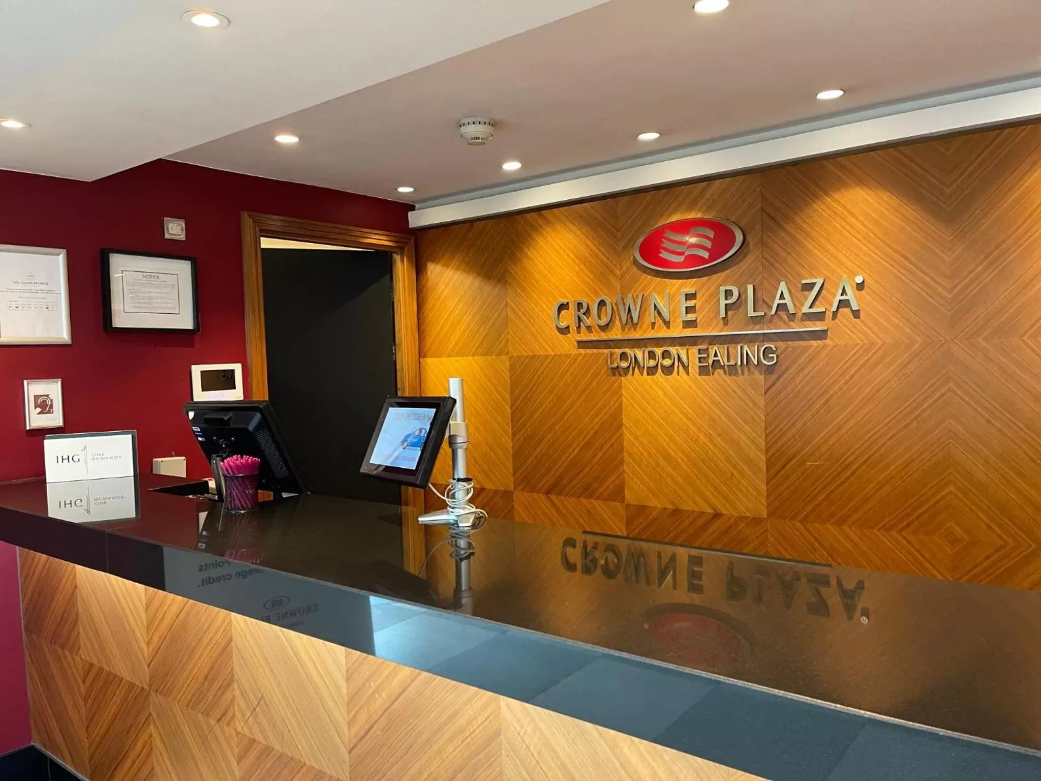 Property building, Lobby/Reception in Crowne Plaza London Ealing, an IHG Hotel