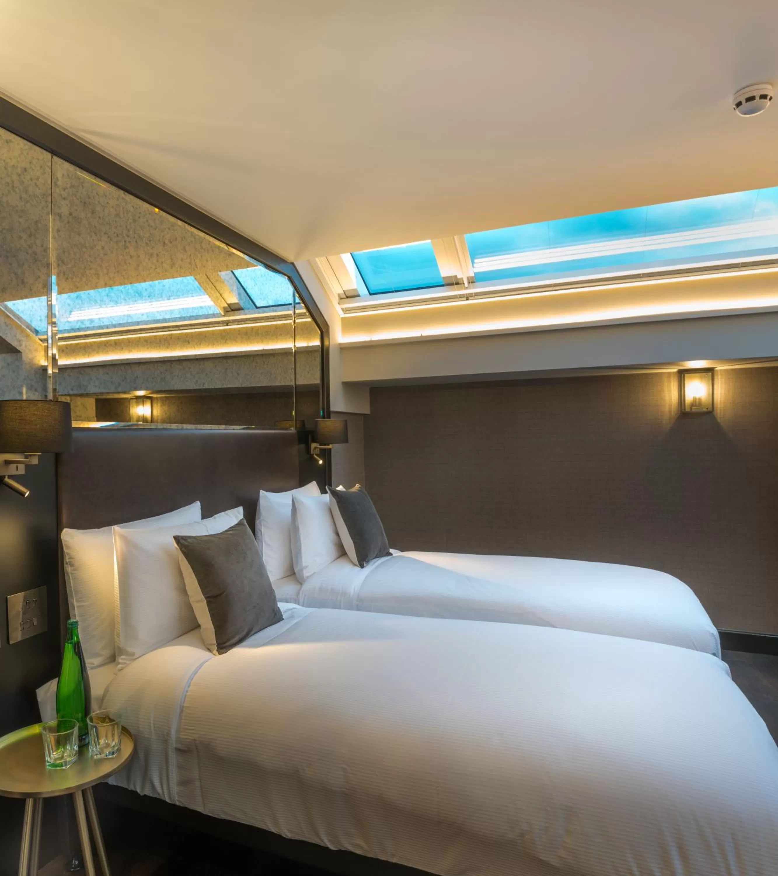 Bedroom, Bed in Camden Enterprise Hotel