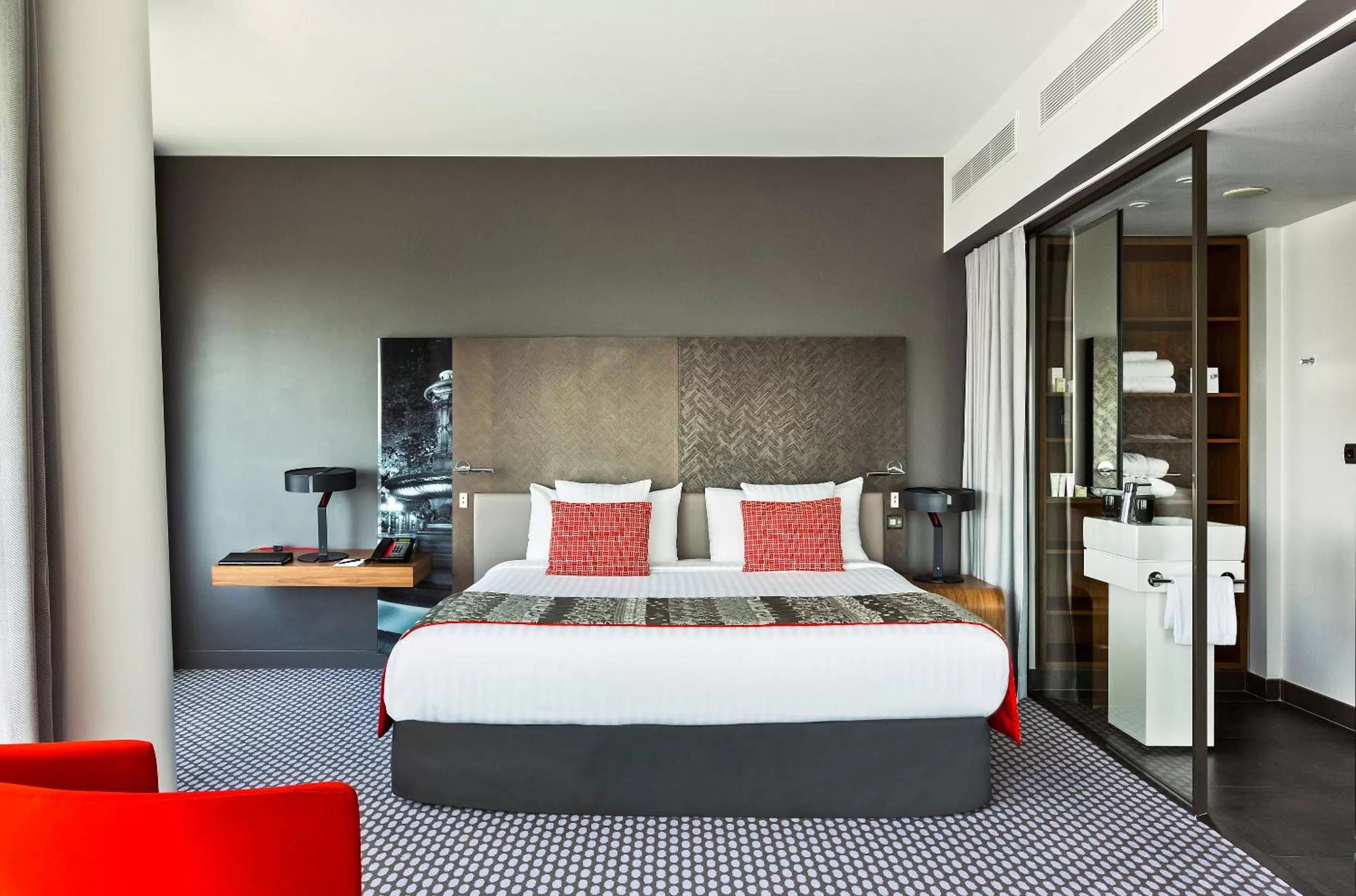 Bathroom, Bed in Melia Paris La Defense