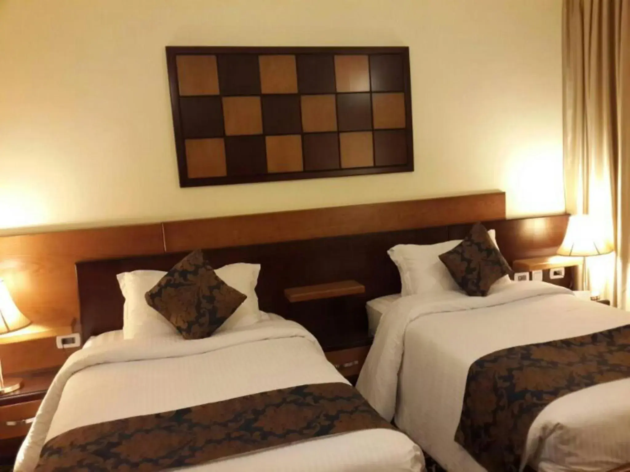 Bedroom, Bed in Al Thuraya Hotel