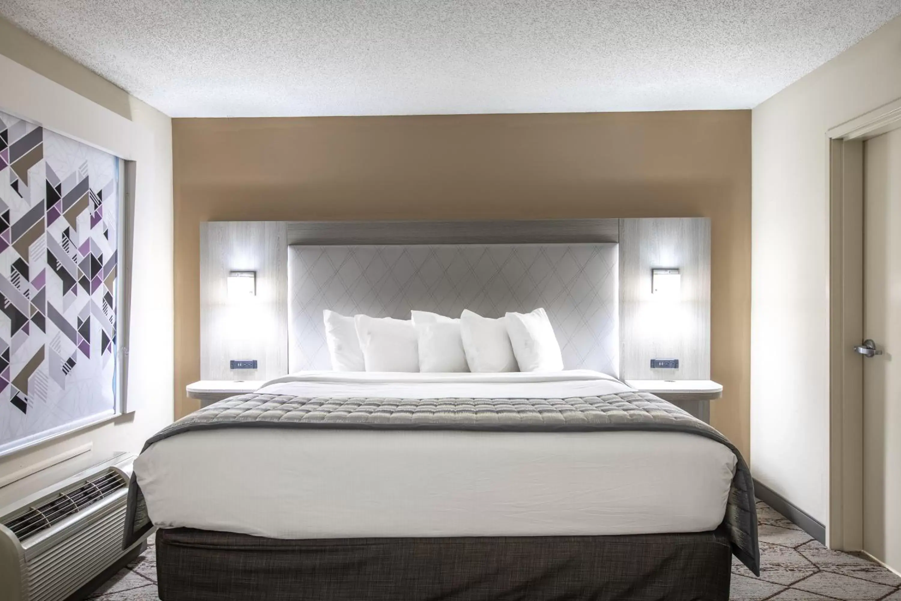 Bed in Wingate by Wyndham Charlotte Concord Mills/Speedway