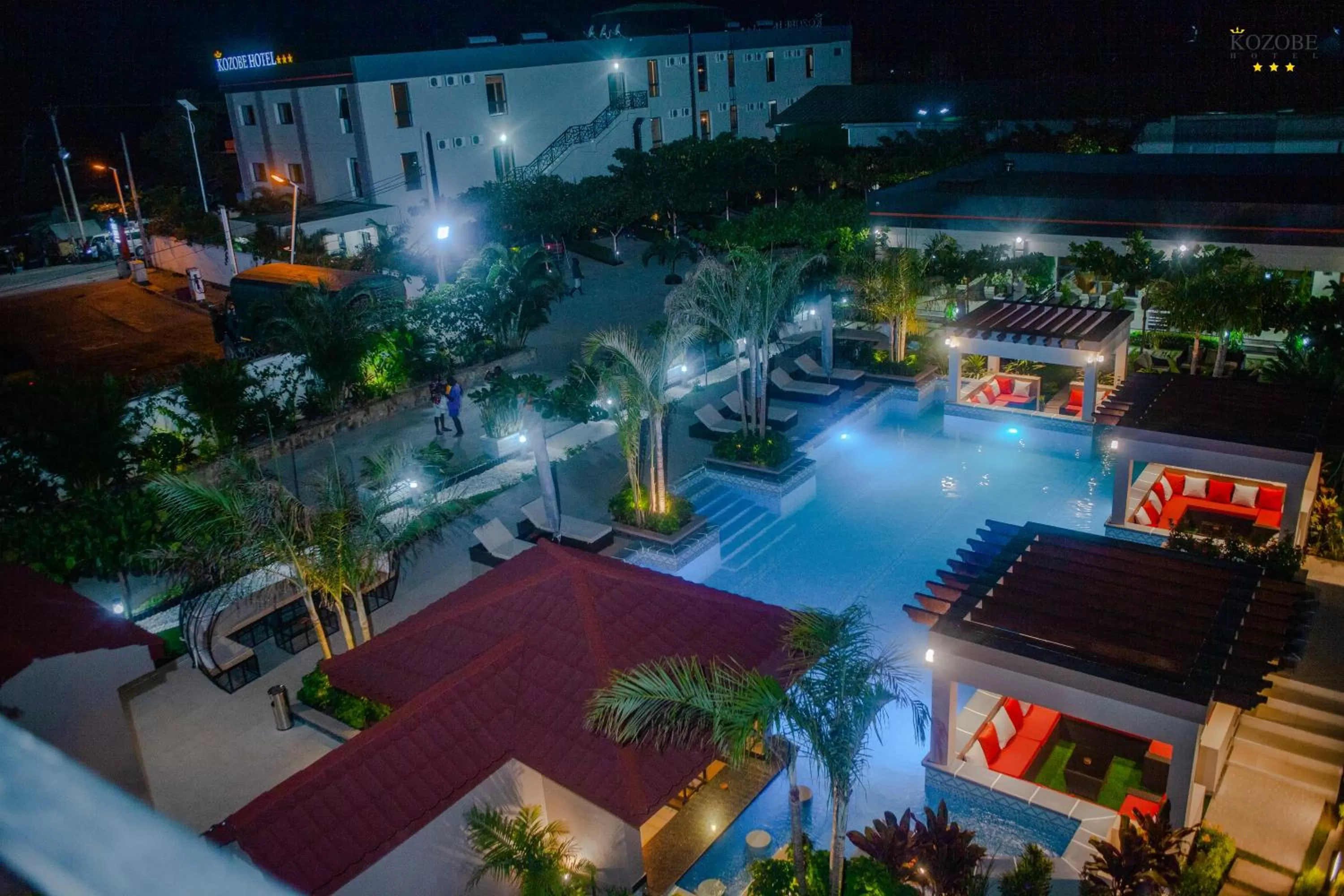 Swimming pool in KOZOBE HÔTEL
