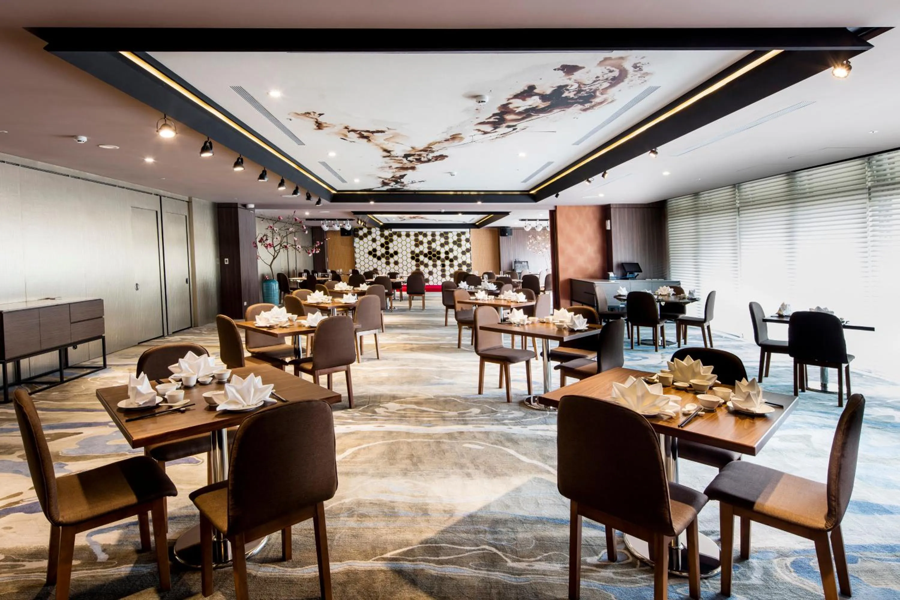 Restaurant/places to eat in The HO Hotel