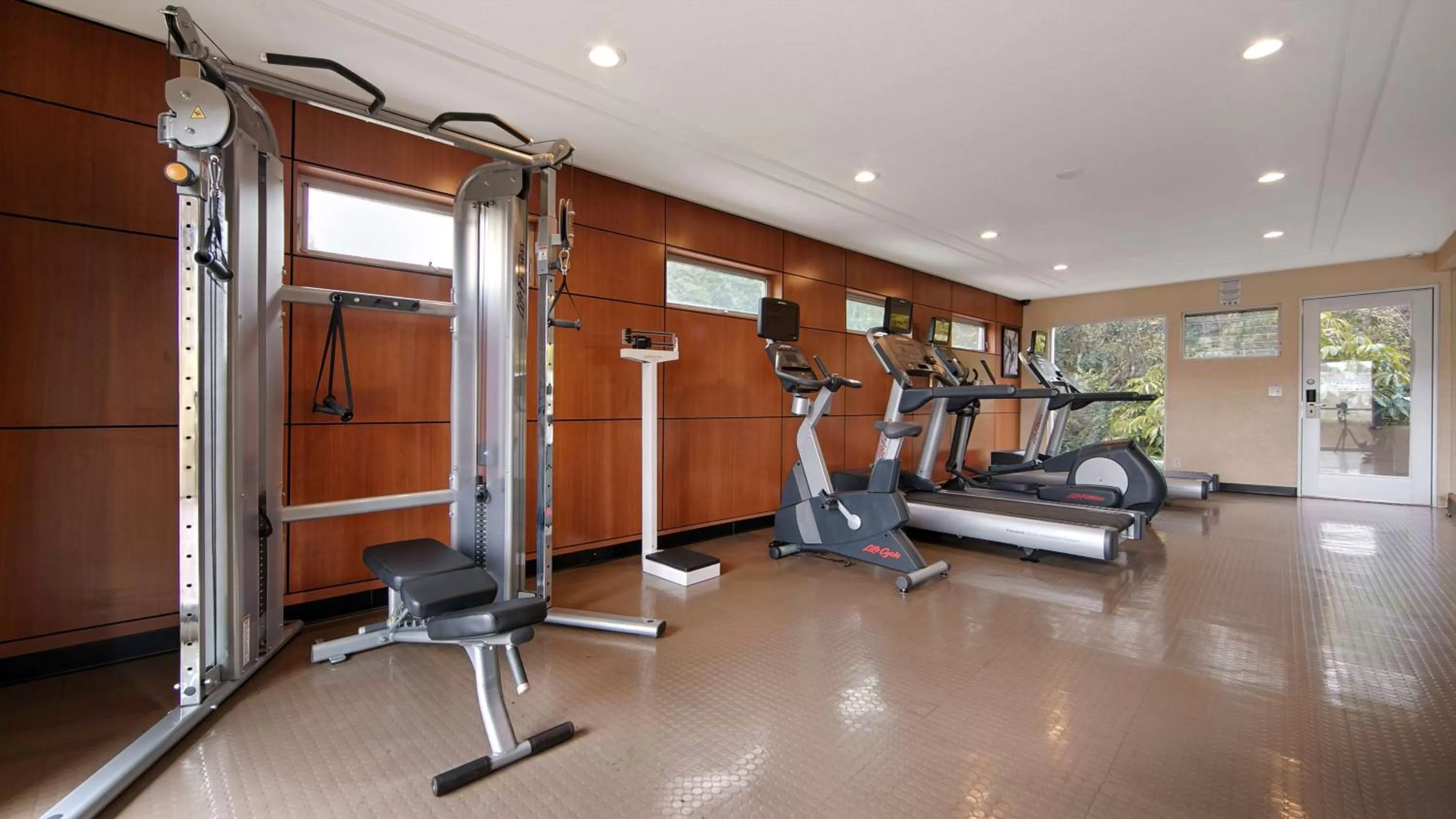 Fitness centre/facilities in The Encinitan Hotel & Suites