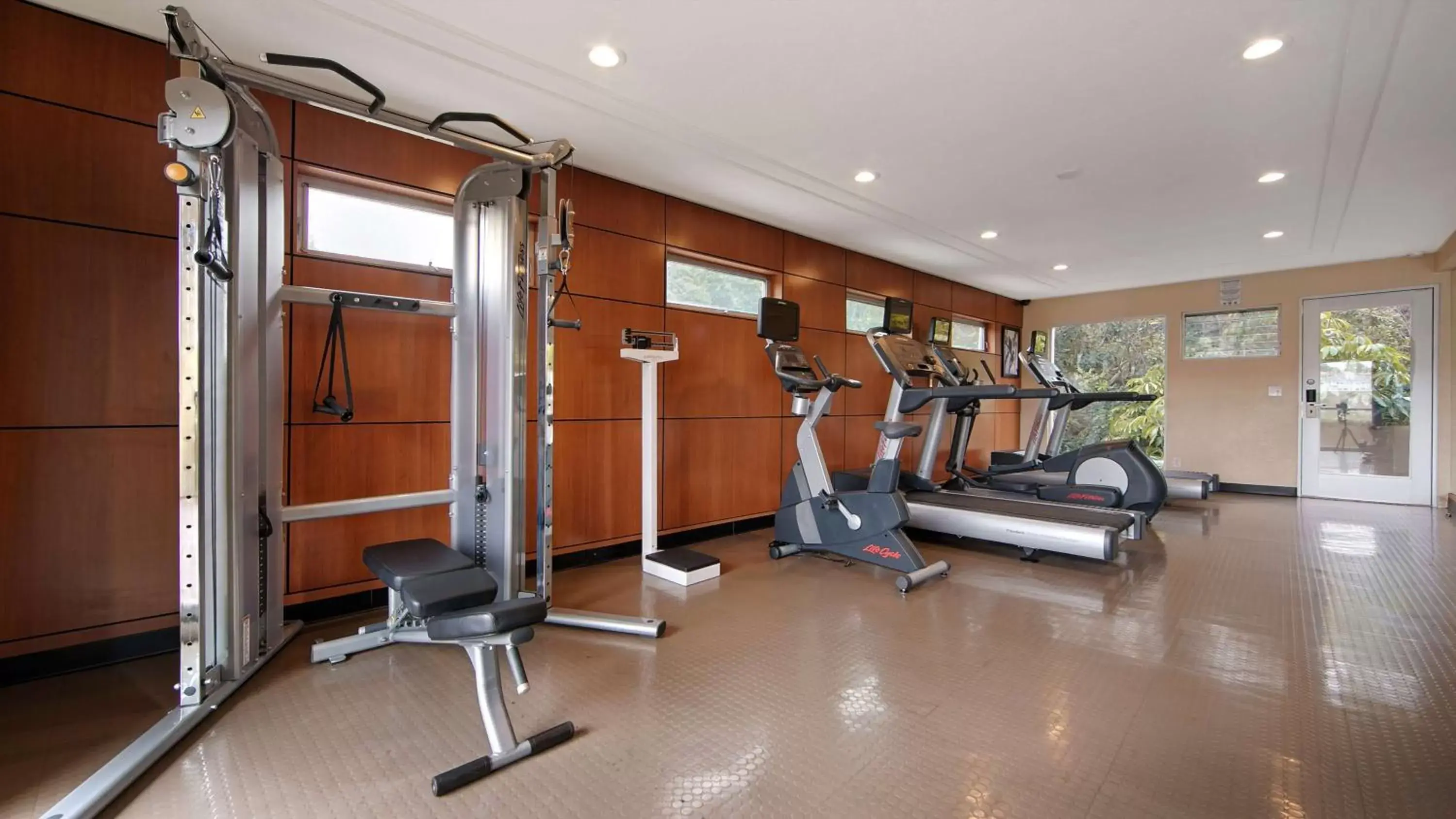 Fitness centre/facilities, Fitness Center/Facilities in The Encinitan Hotel & Suites