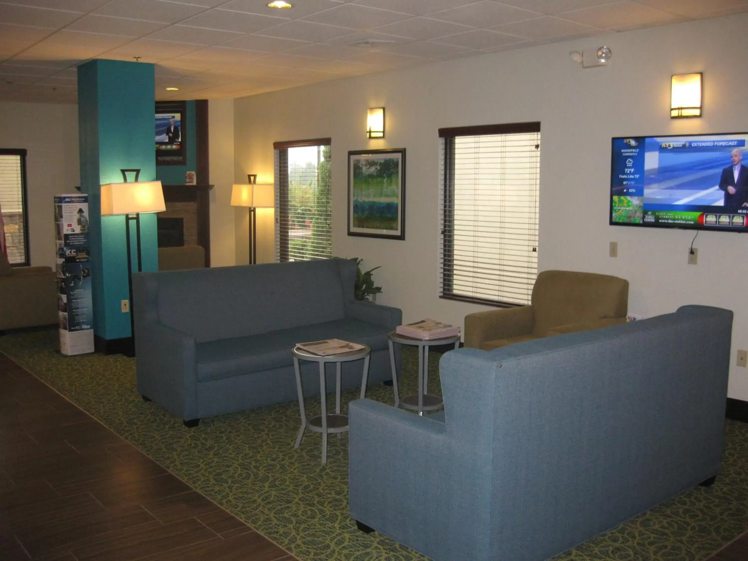 Lobby or reception, Seating Area in Best Western Plus Springfield Airport Inn