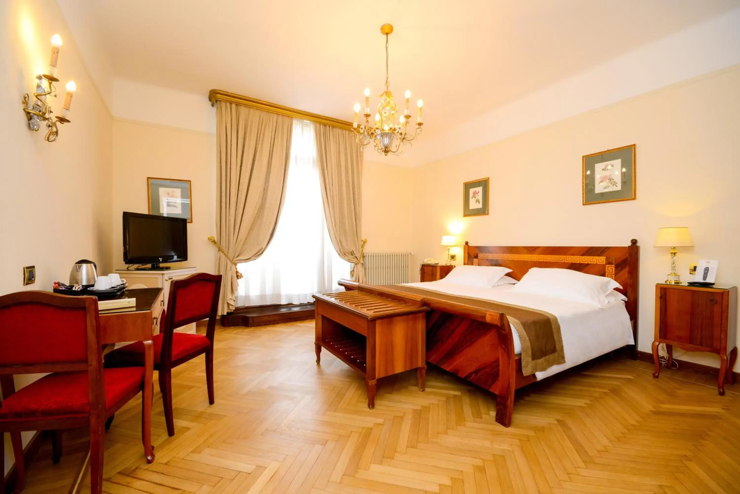 Bedroom in Hotel Vittoria