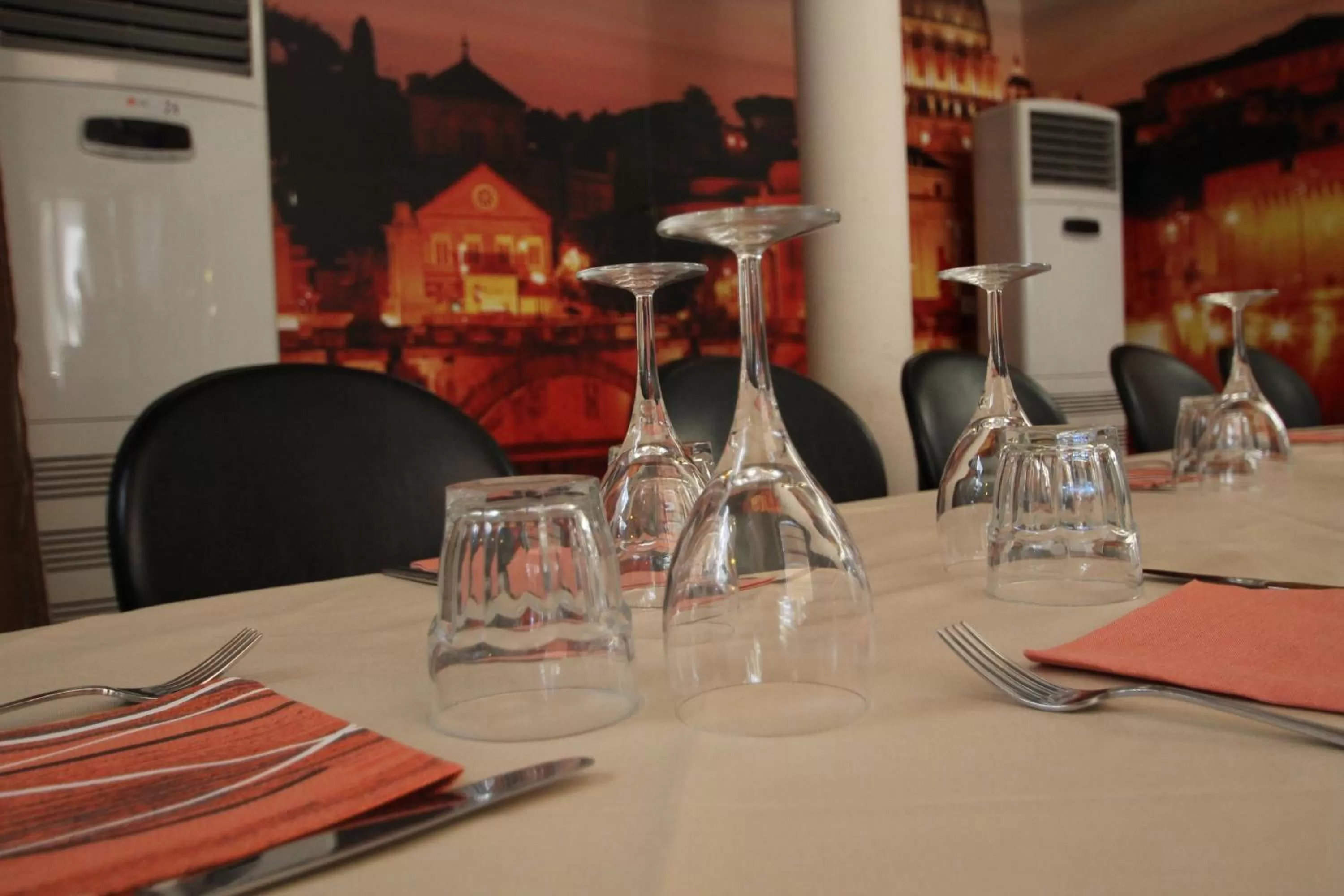 Restaurant/places to eat in Hotel Star