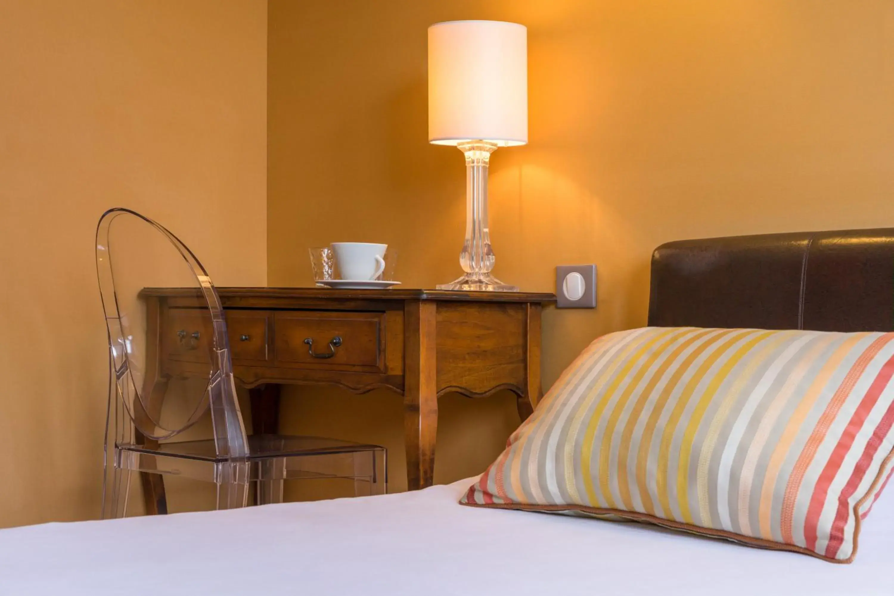 Bedroom, Bed in The Originals City, Hotel Napoleon, La Roche-sur-Yon (Inter-Hotel)