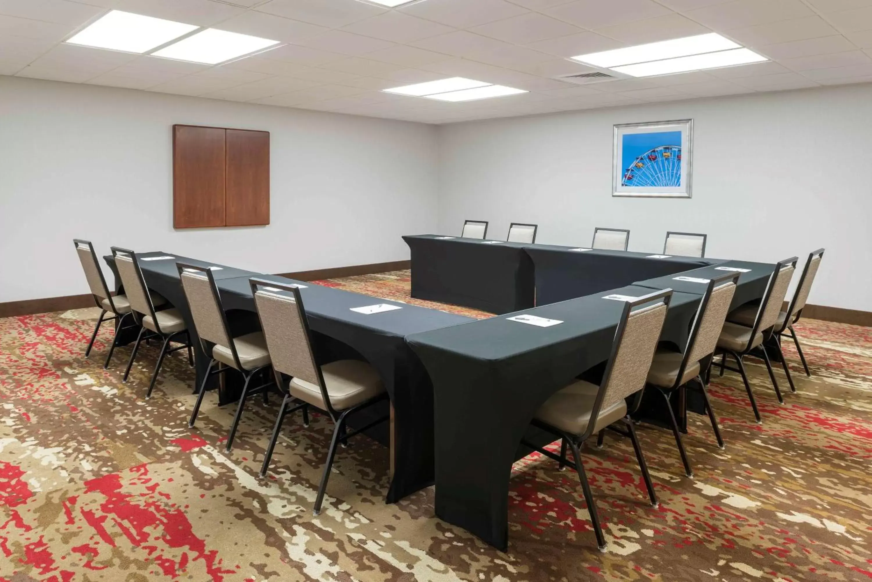 Meeting/conference room in Hampton Inn Grand Rapids/North
