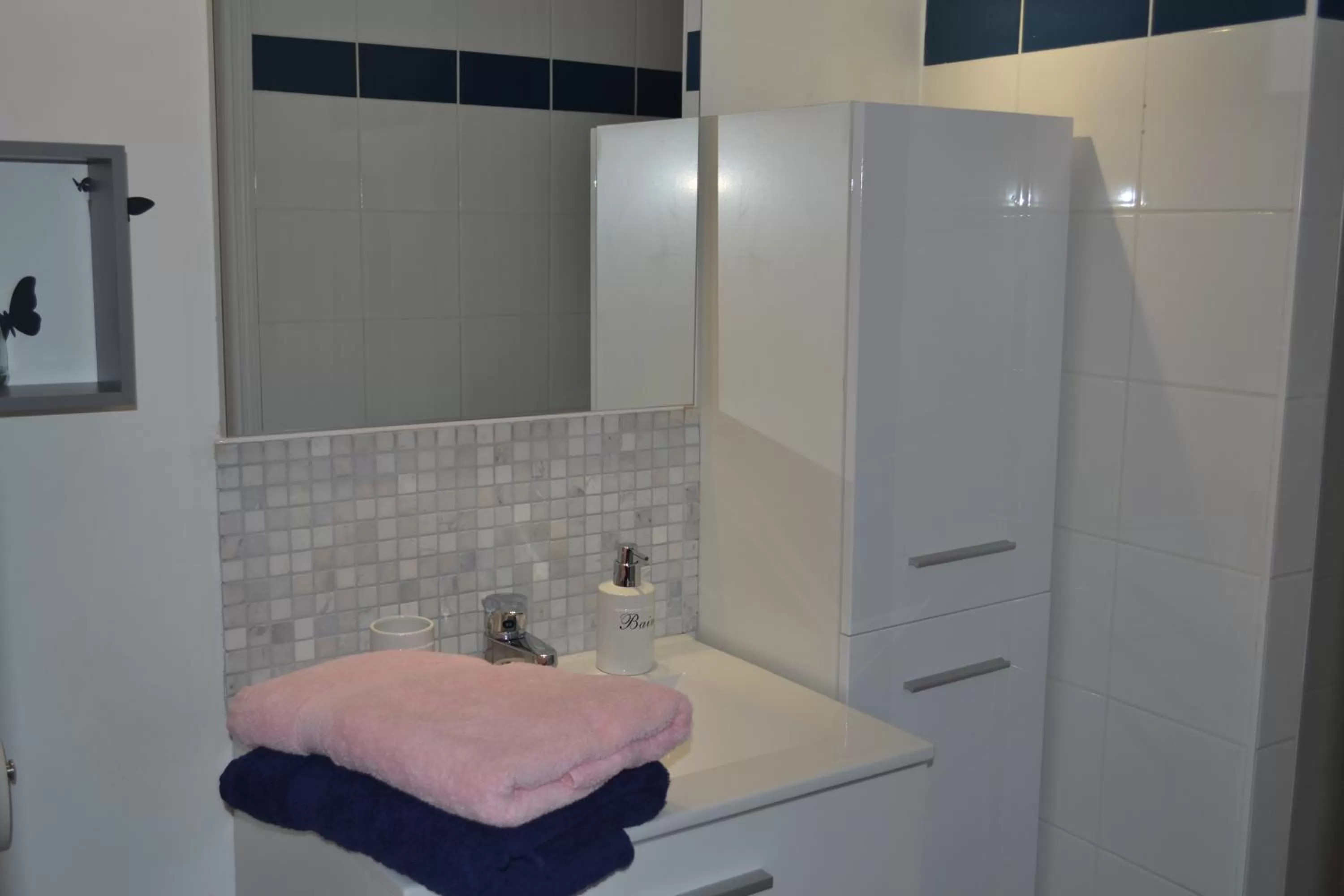 Bathroom in L'instant bleu