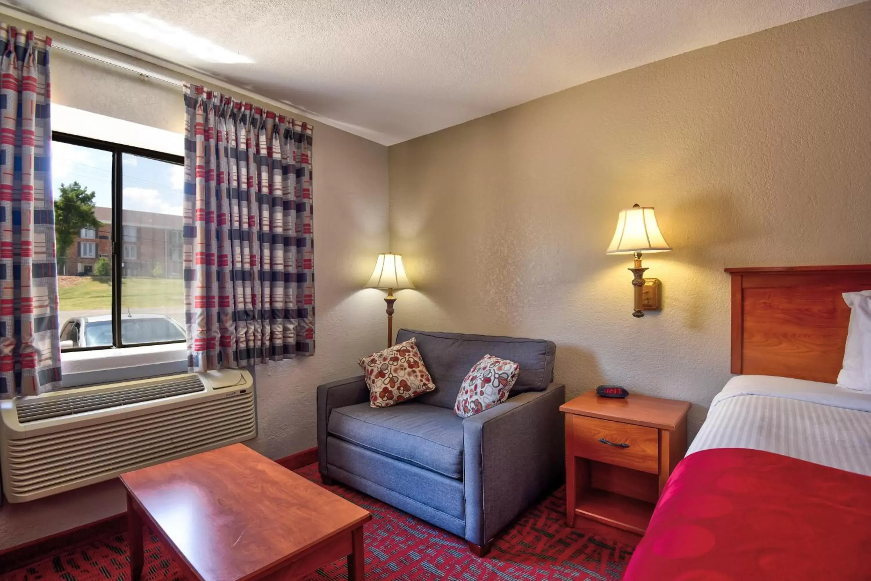 Guests, Seating Area in Ramada by Wyndham Oklahoma City Airport North