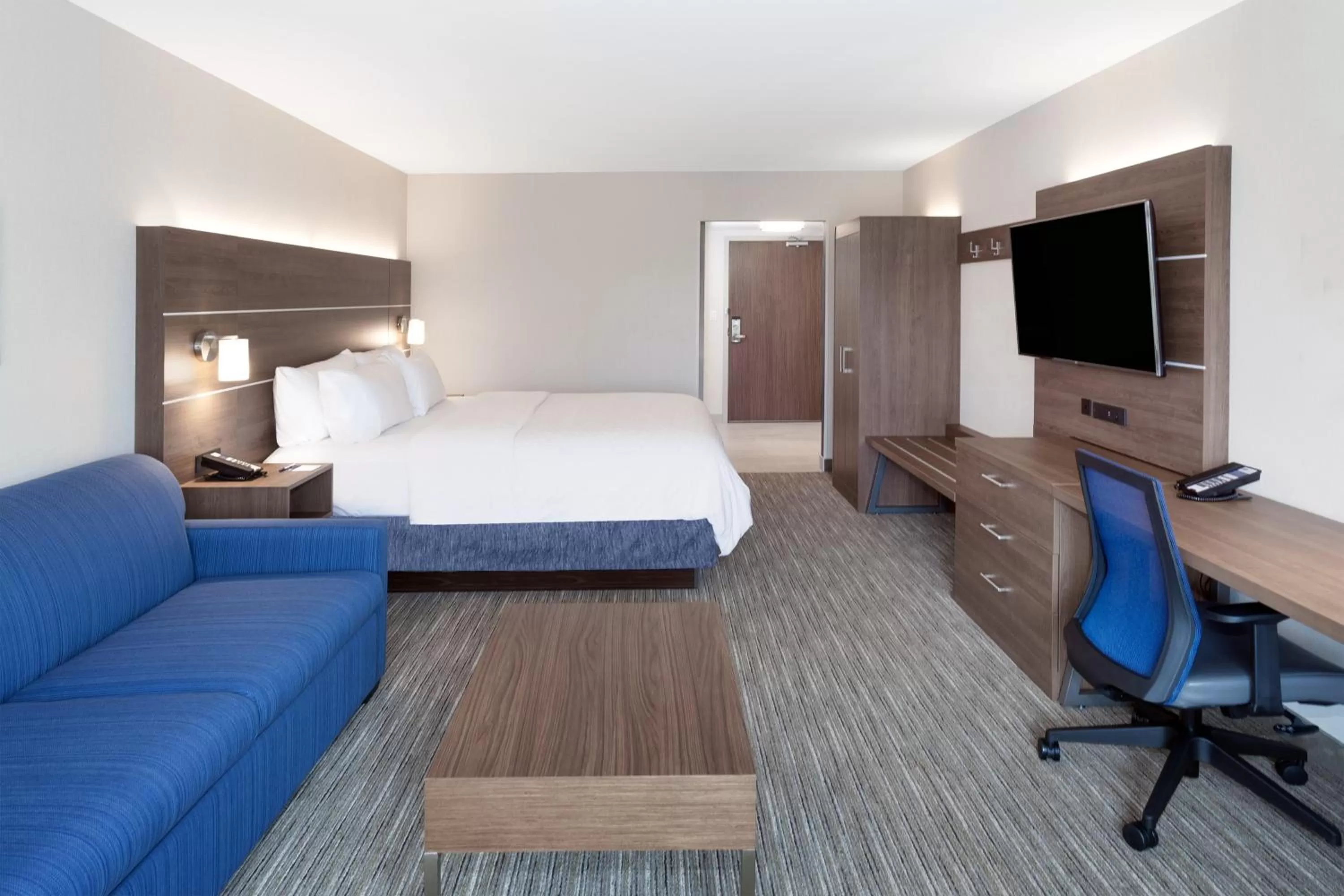 Photo of the whole room, Bed in Holiday Inn Express & Suites Downtown Ottawa East by IHG