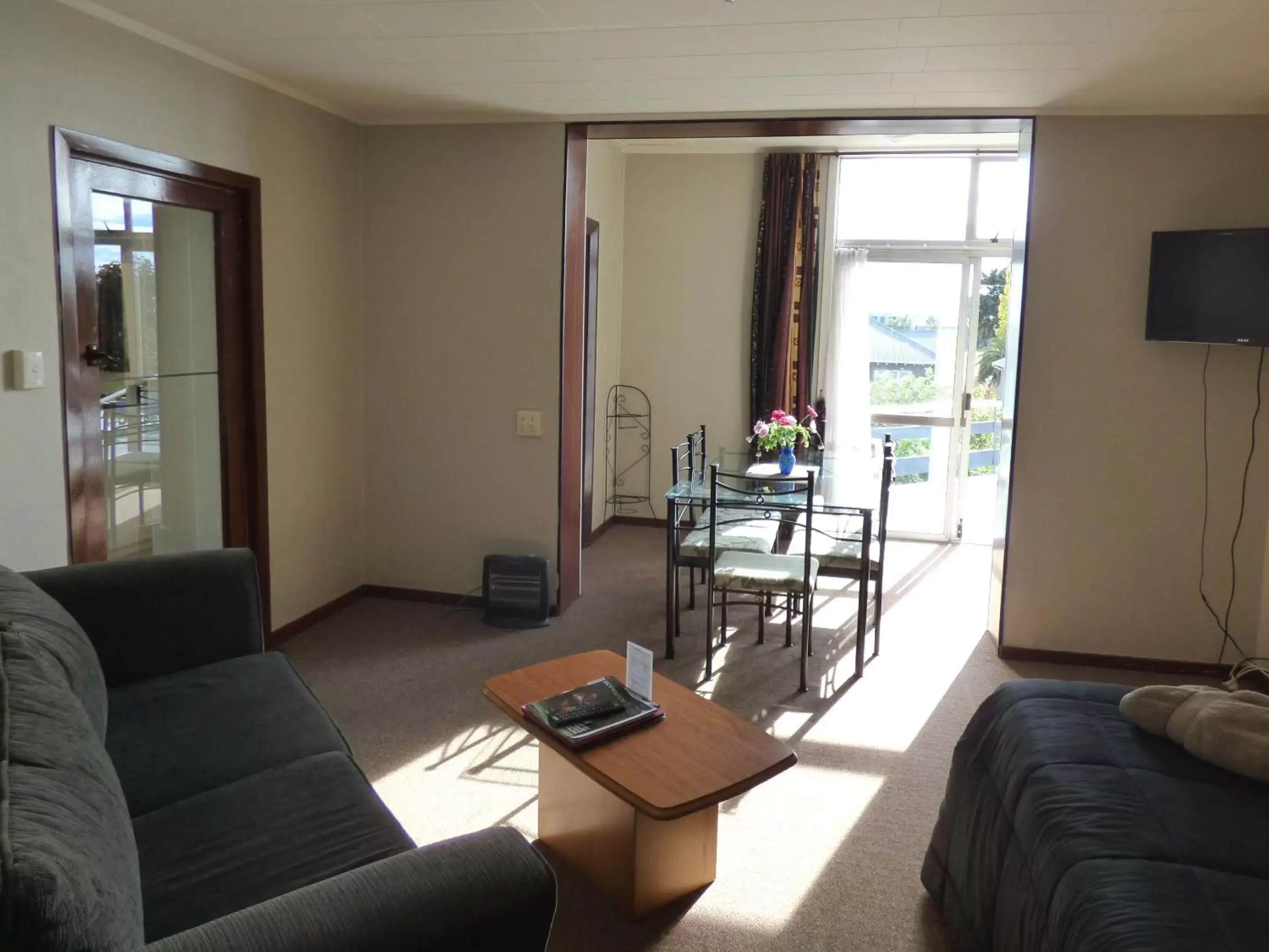 Dining area, Seating Area in Anchor Motel