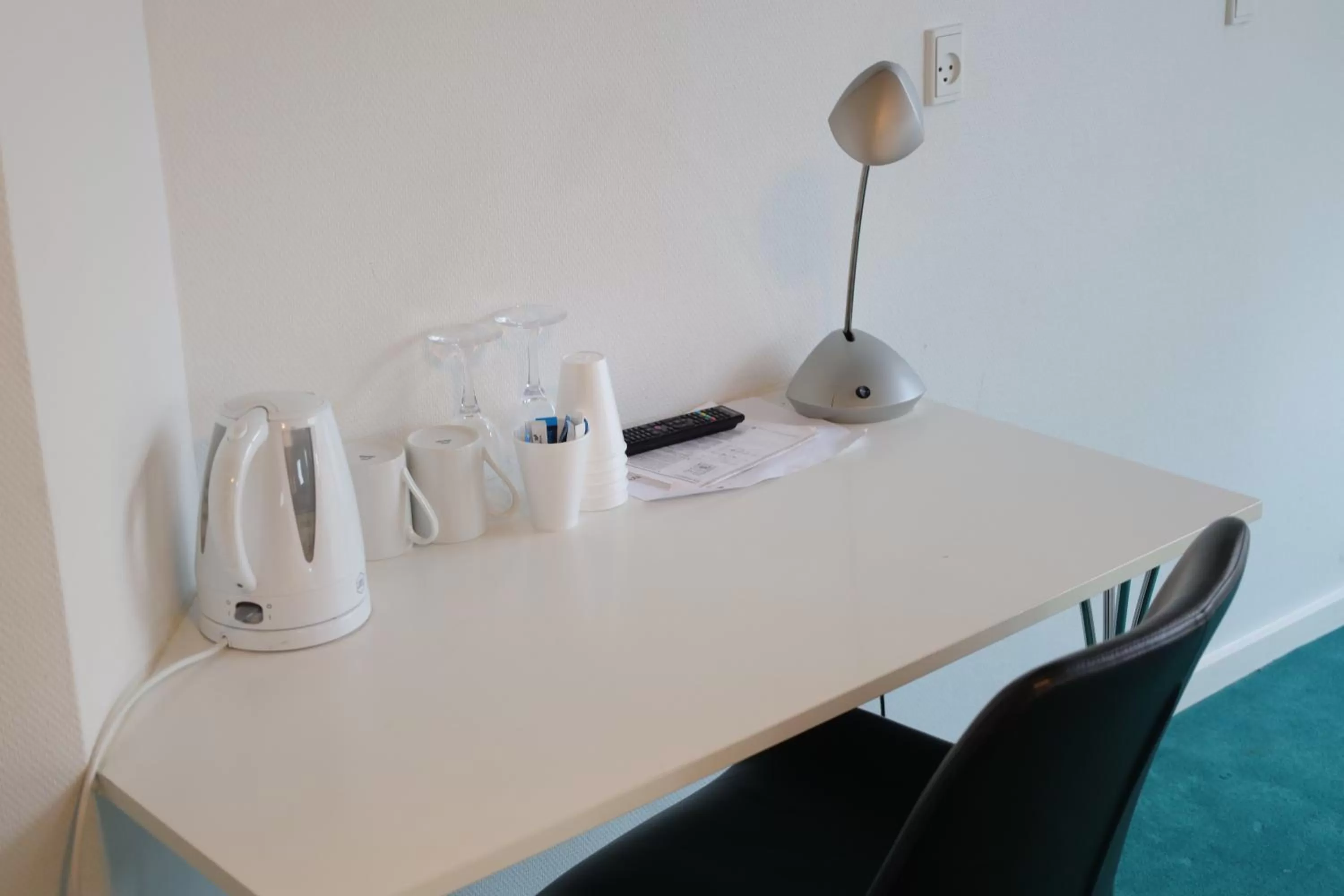 Coffee/tea facilities, Kitchen/Kitchenette in Motel Sindal