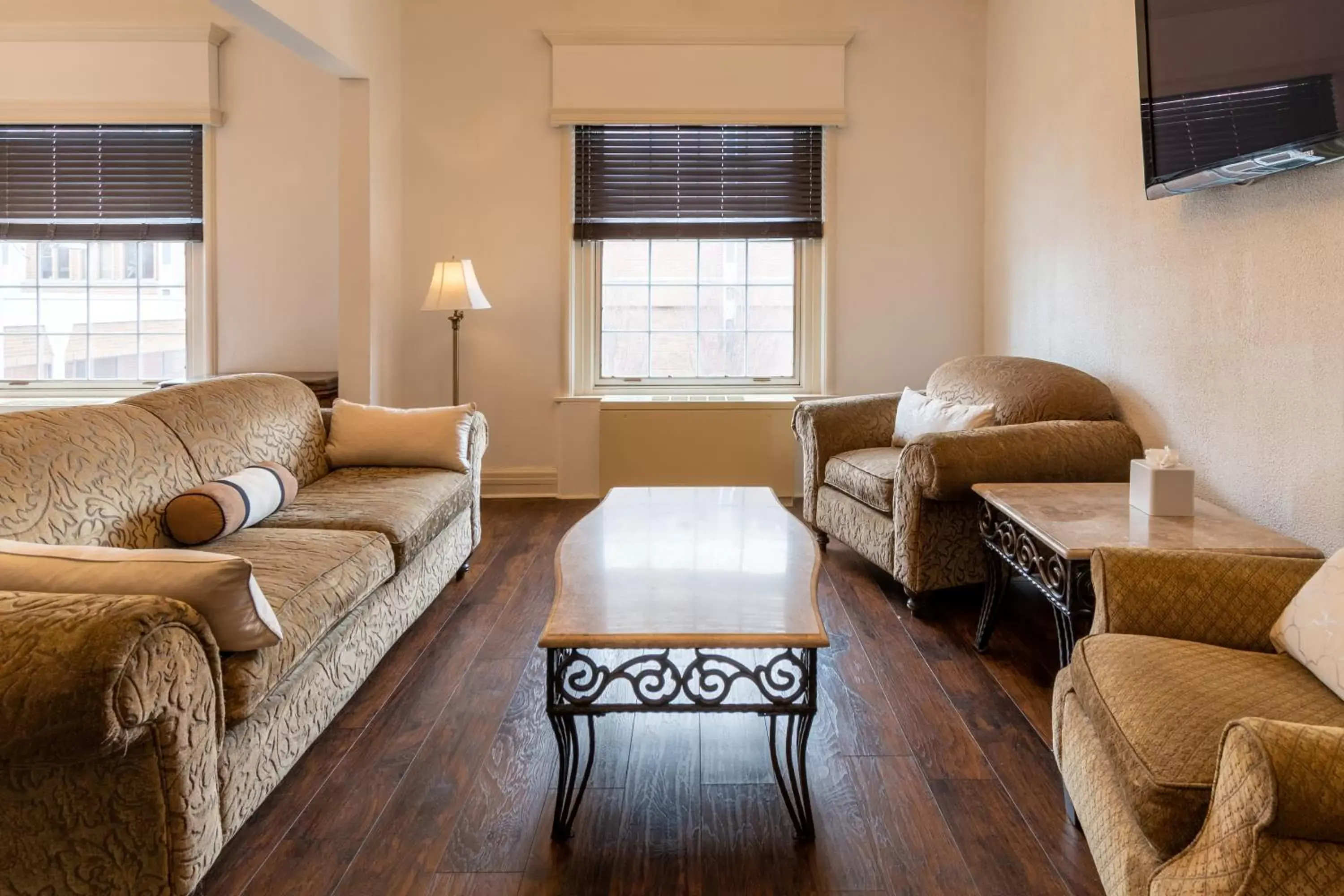 Seating Area in Spokane Club Hotel