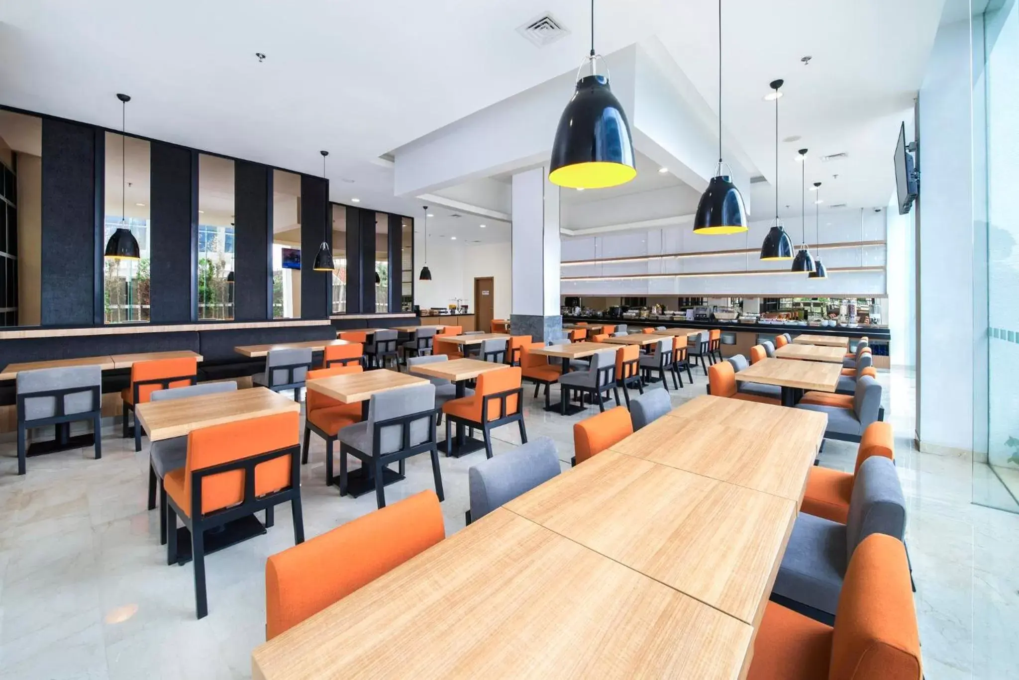 Breakfast, Restaurant/Places to Eat in Holiday Inn Express Jakarta Matraman, an IHG Hotel