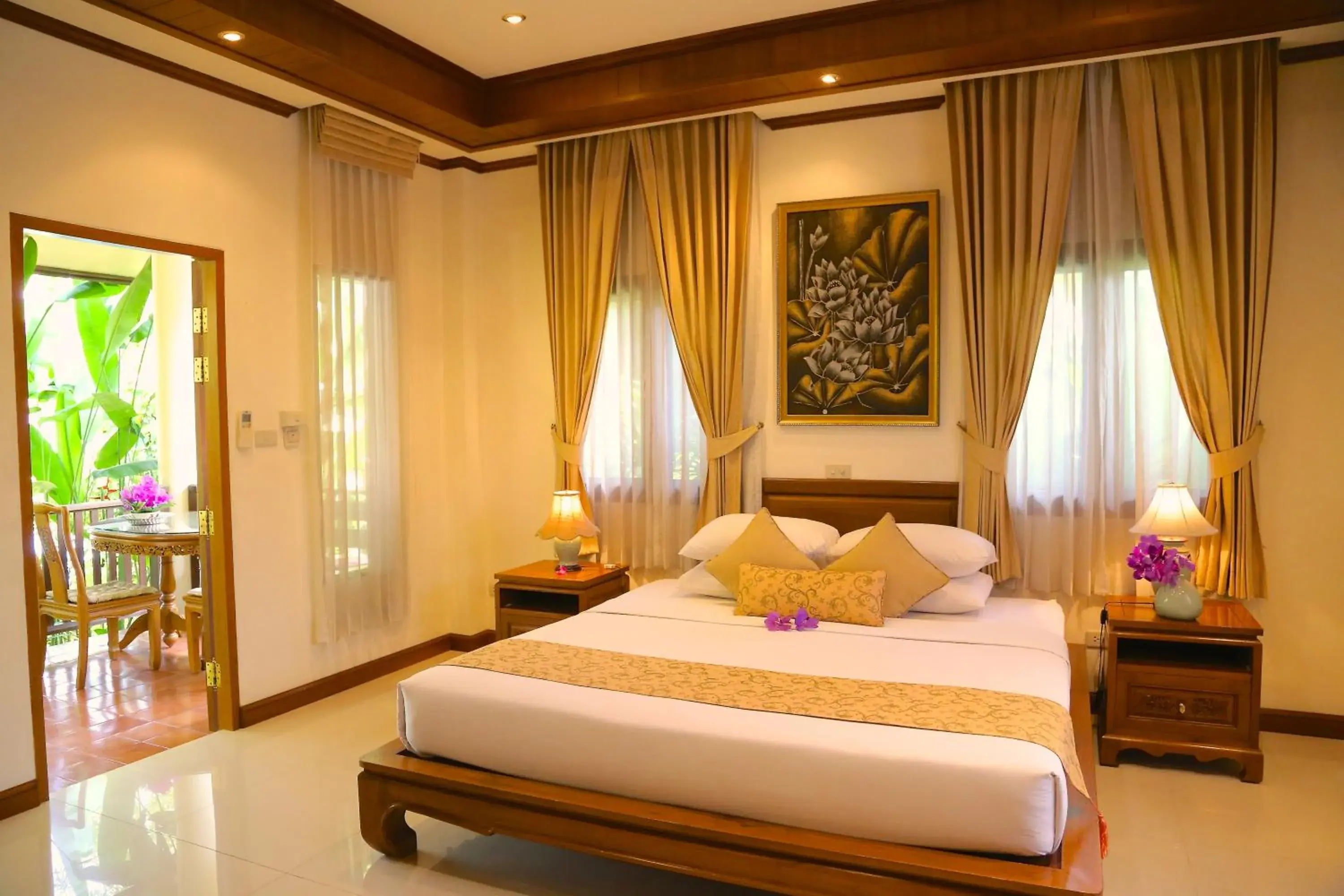 Photo of the whole room, Bed in Oriental Siam Resort