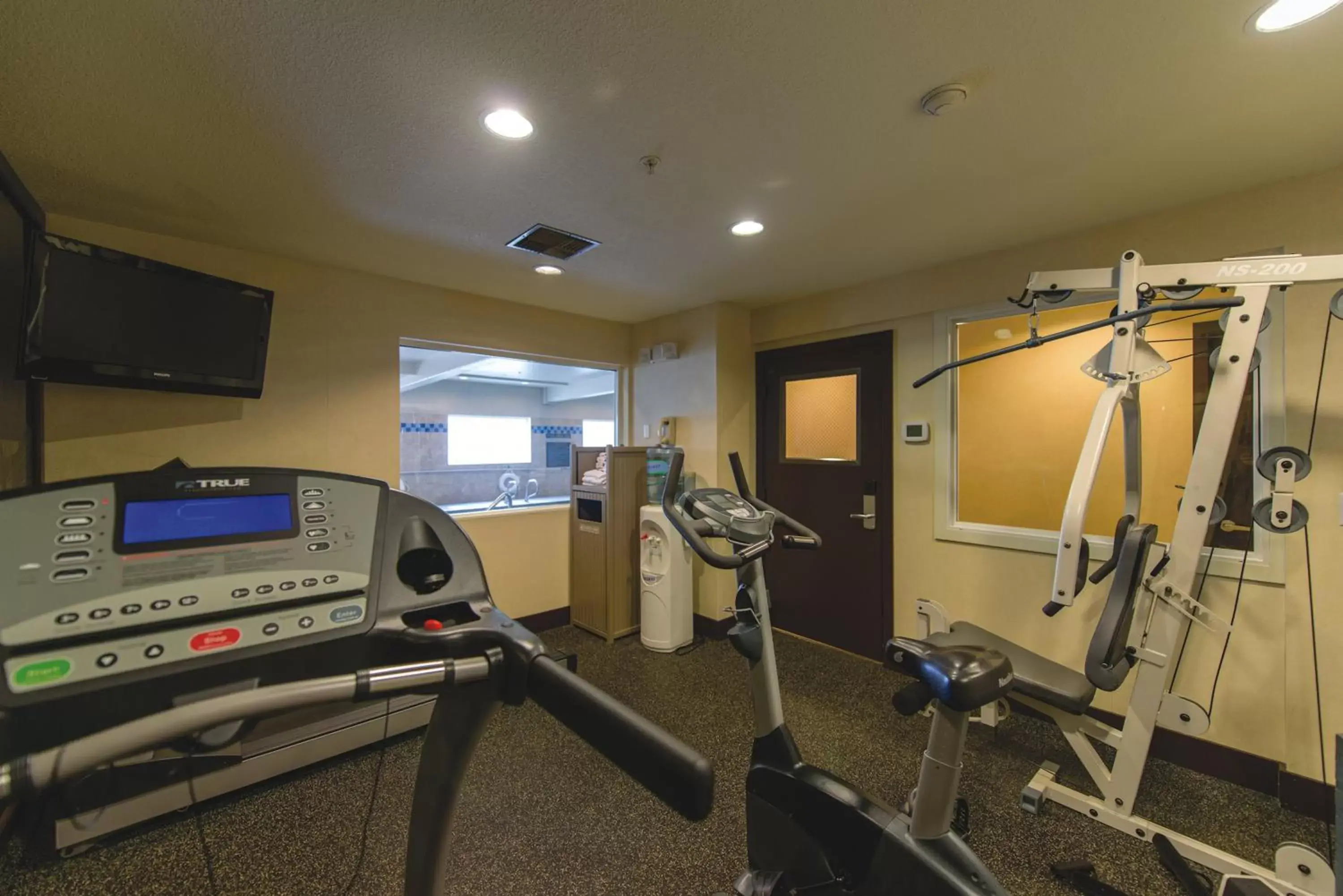 Swimming pool, Fitness Center/Facilities in Holiday Inn Express Portland East - Columbia Gorge, an IHG Hotel