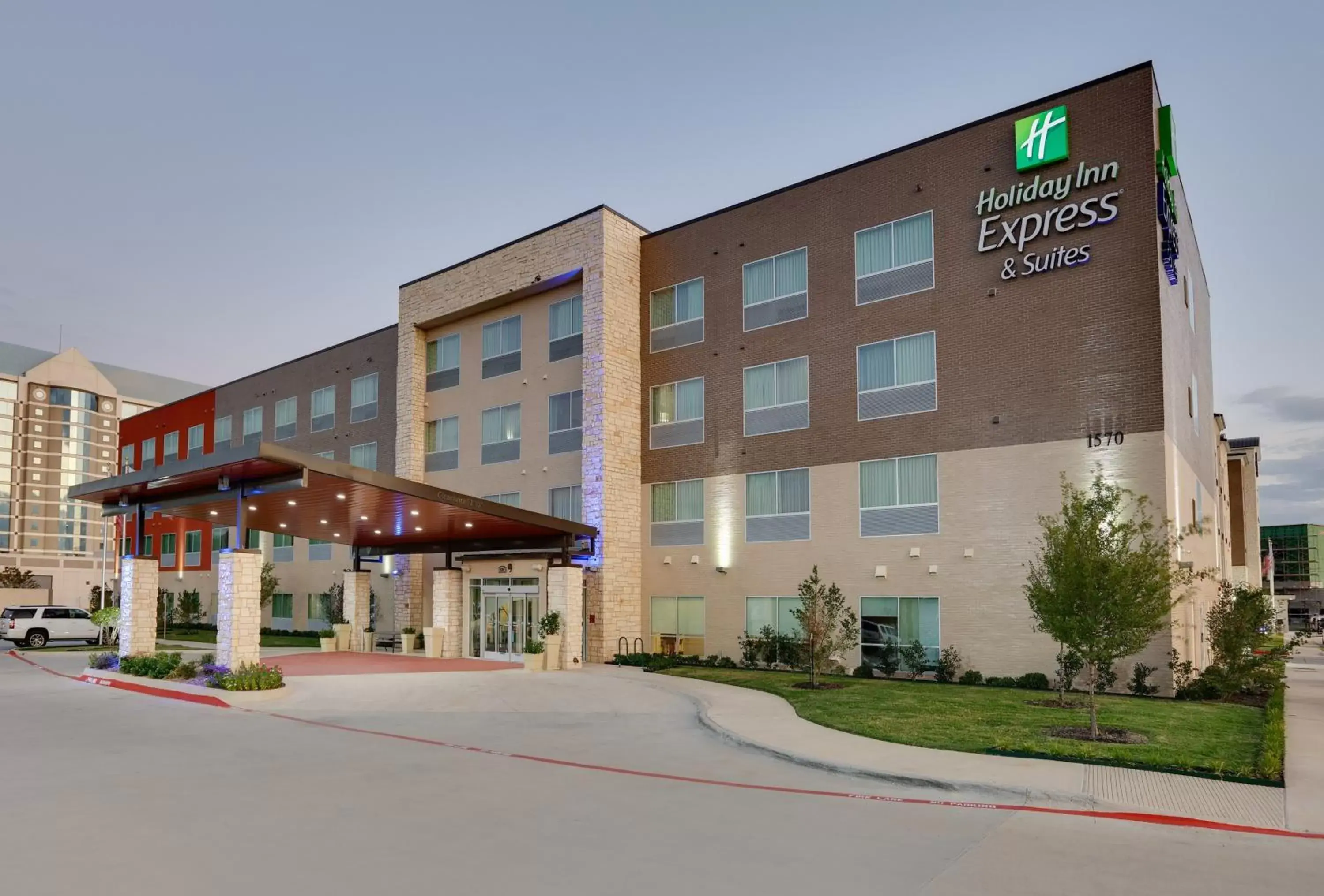 Property Building in Holiday Inn Express & Suites - Farmers Branch, an IHG Hotel