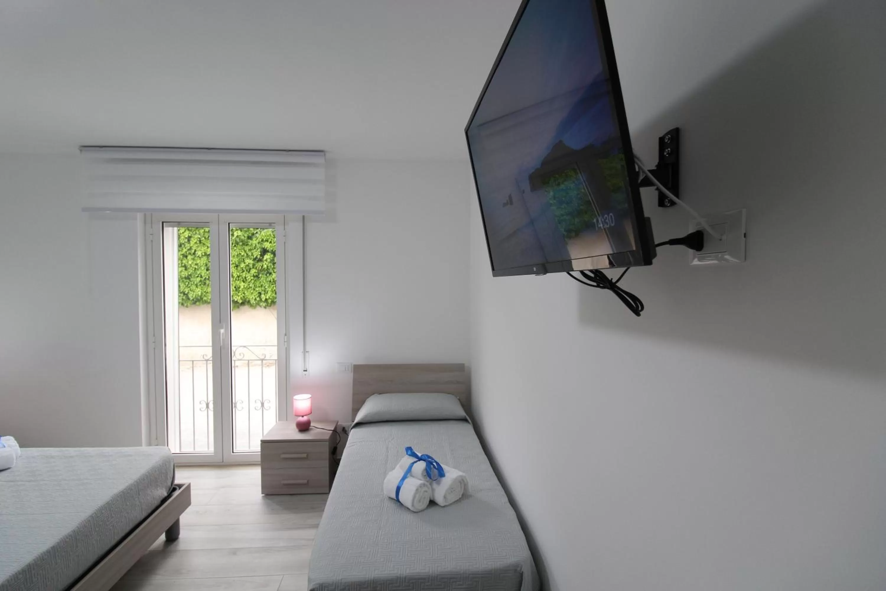 Bed, TV/Entertainment Center in BED & BREAKFAST VAL di ERICE