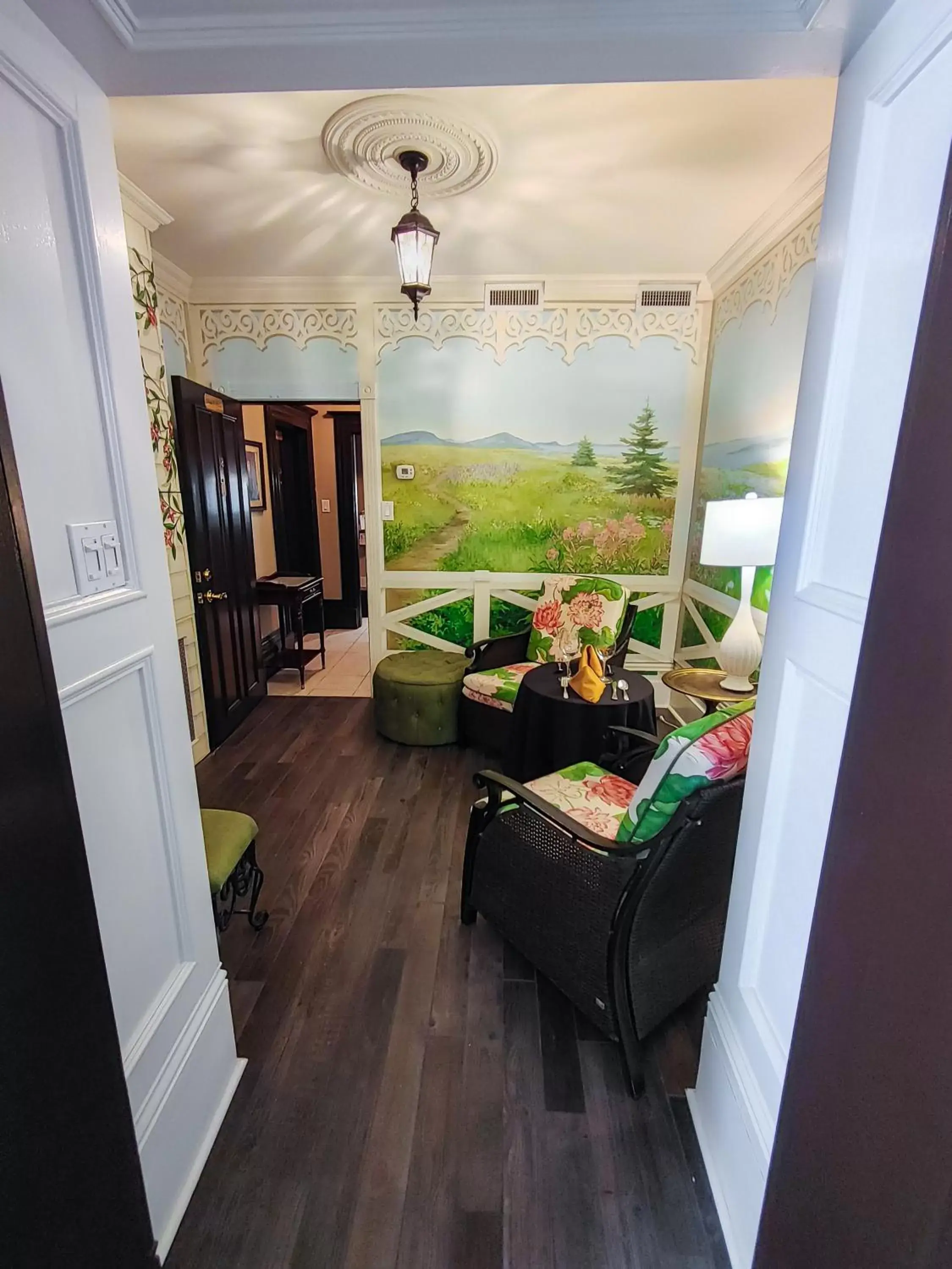 Dining area in Le Clos Saint-Louis