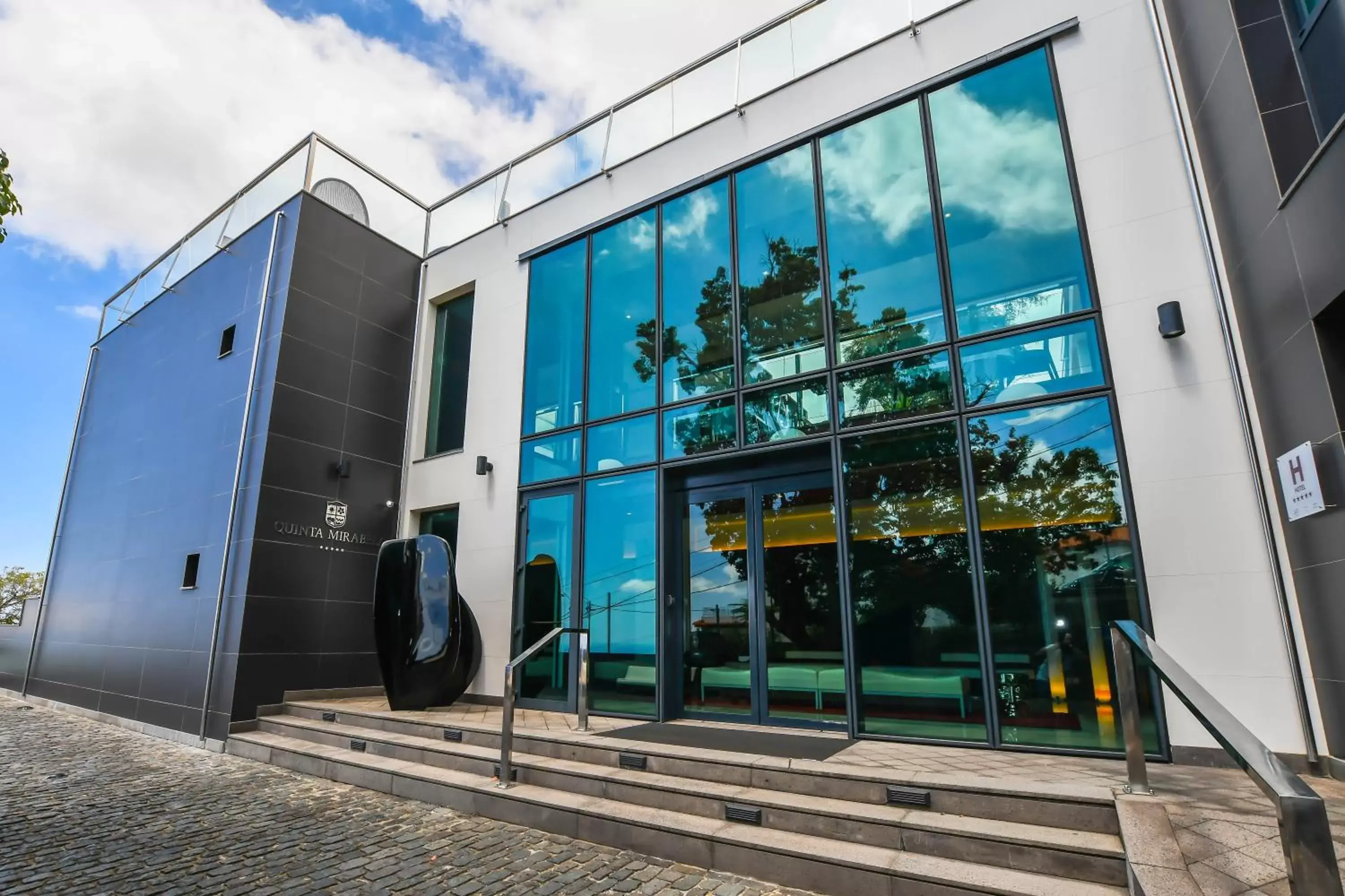 Facade/entrance, Property Building in Quinta Mirabela - Design Hotel