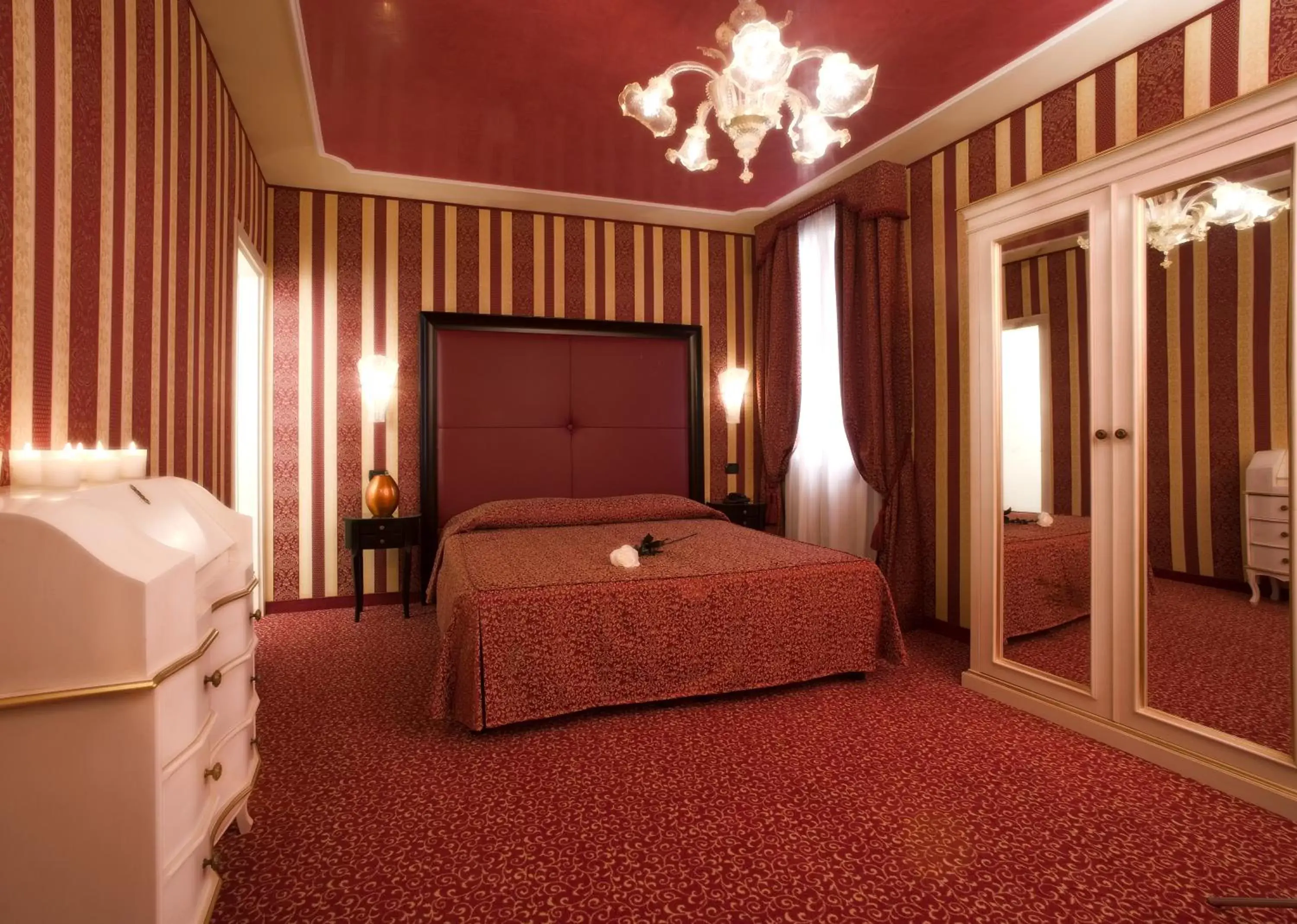 Photo of the whole room, Bed in Hotel Alcyone