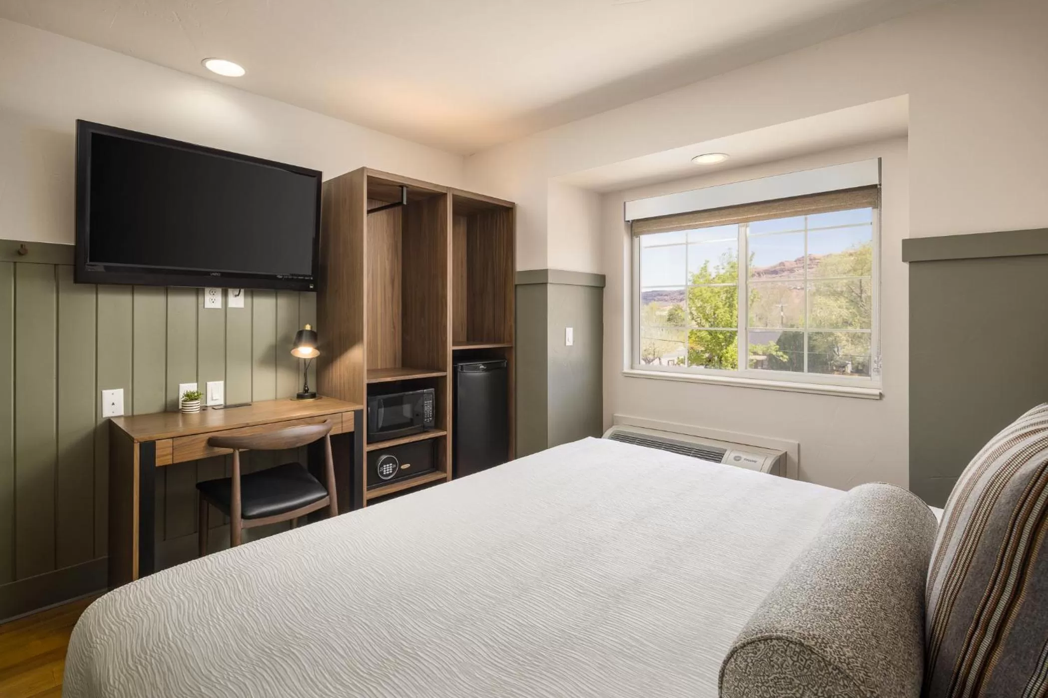 Bed in River Canyon Lodge