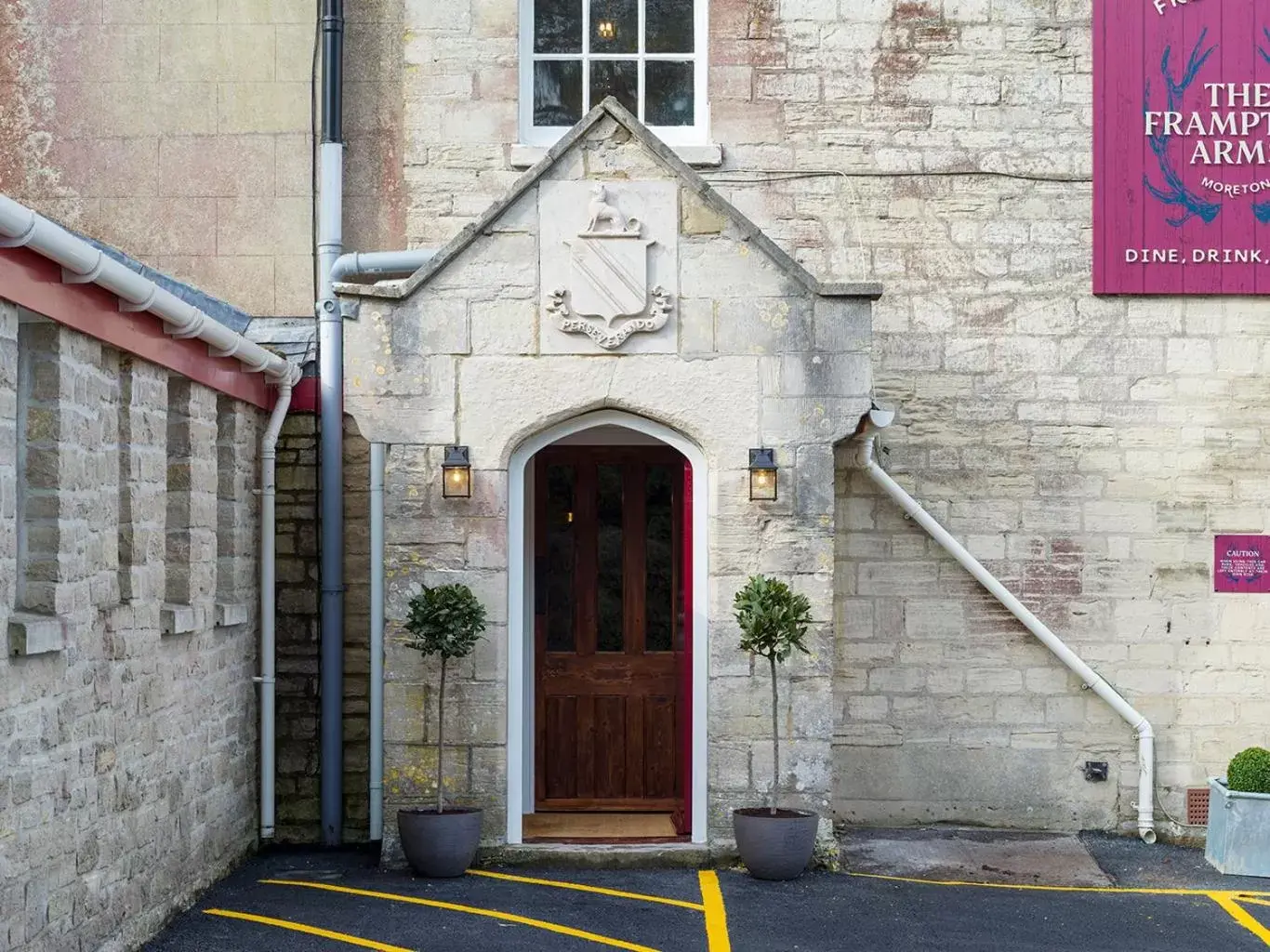 Facade/entrance in The Frampton Arms