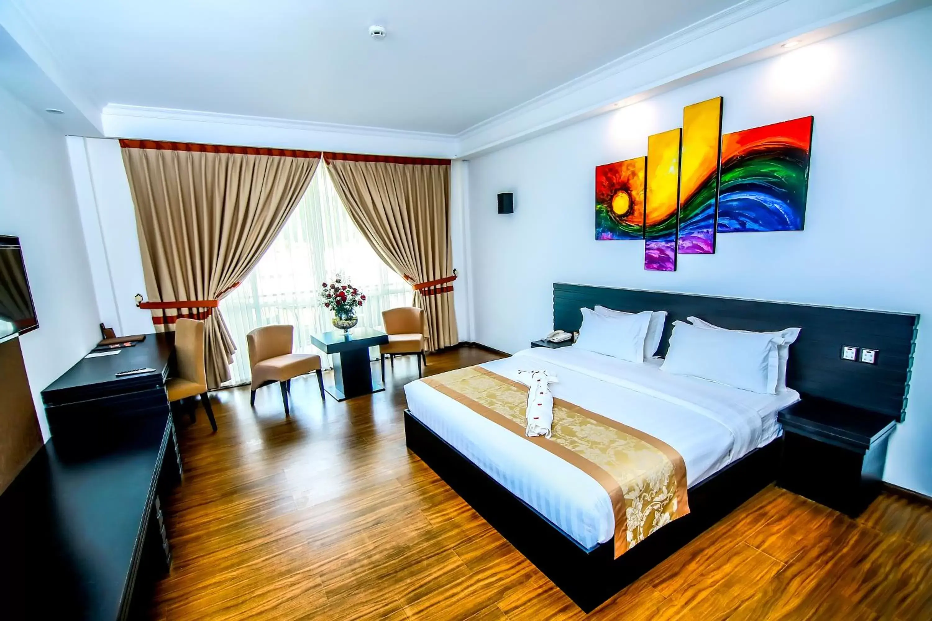 Bedroom in The Covanro Airport Hotel - Katunayake