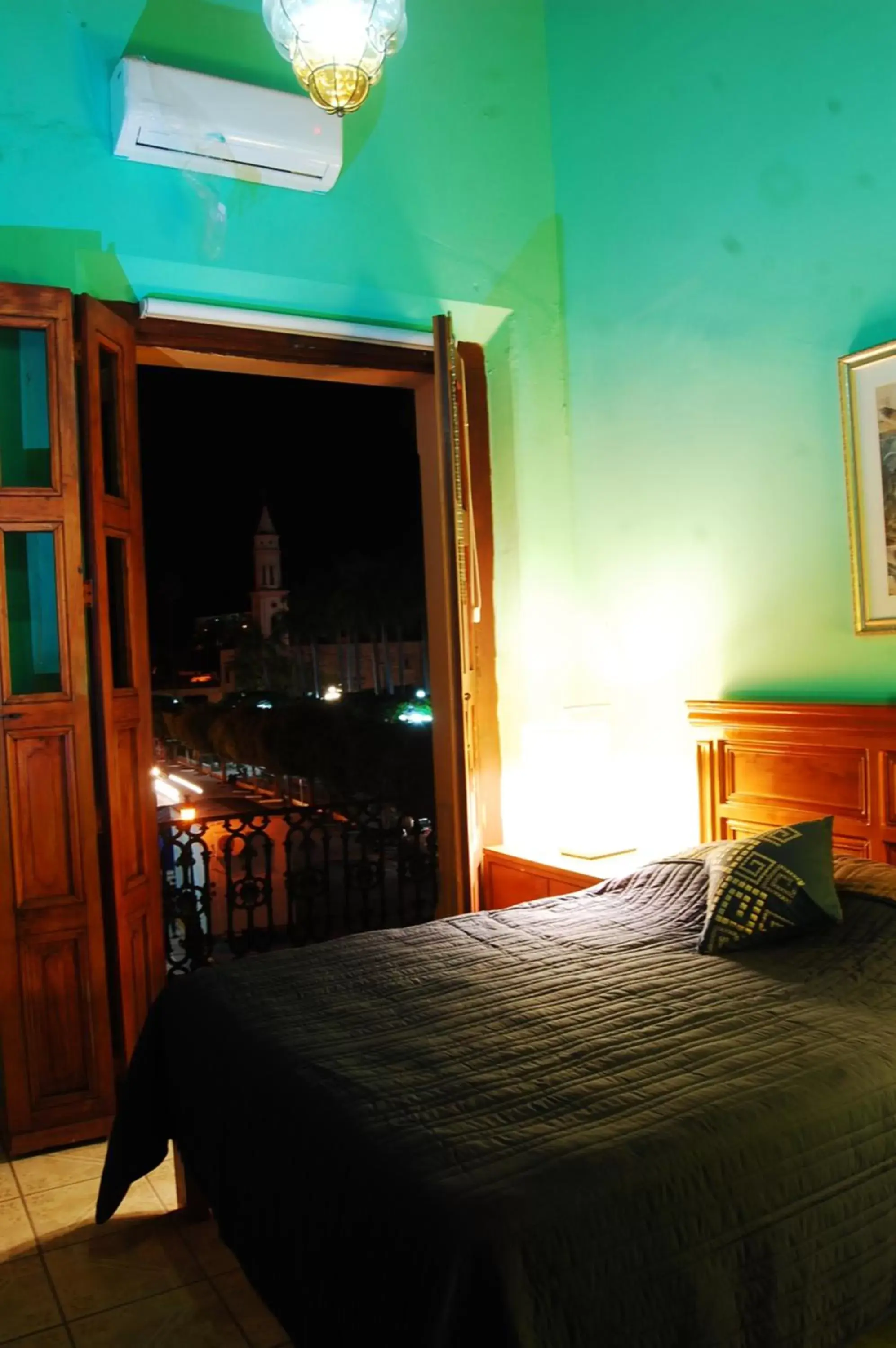 Balcony/Terrace, Bed in Hotel Santa Elena