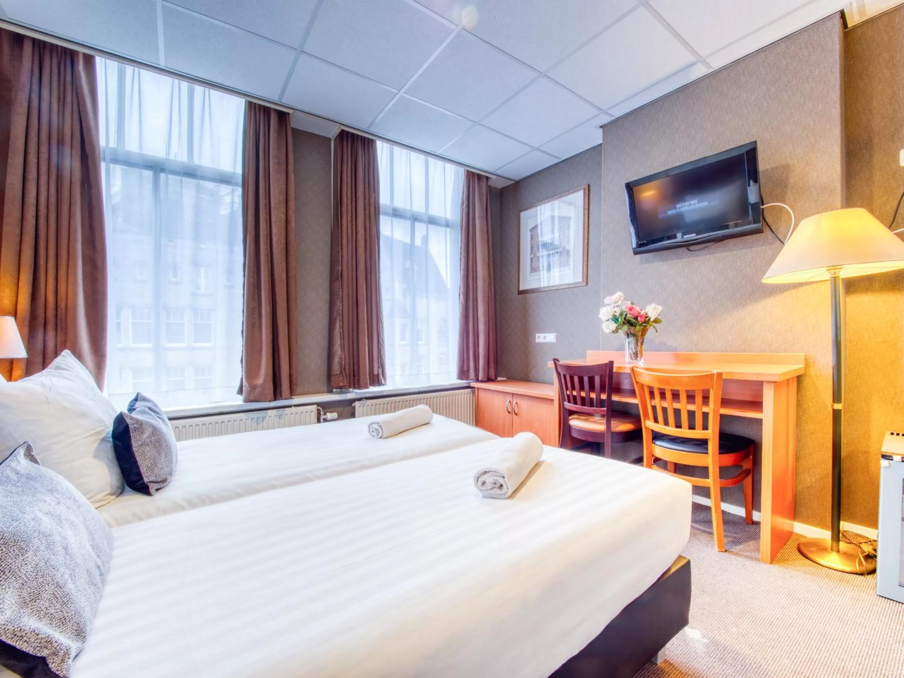 Bed in Di-Ann City Centre Hotel