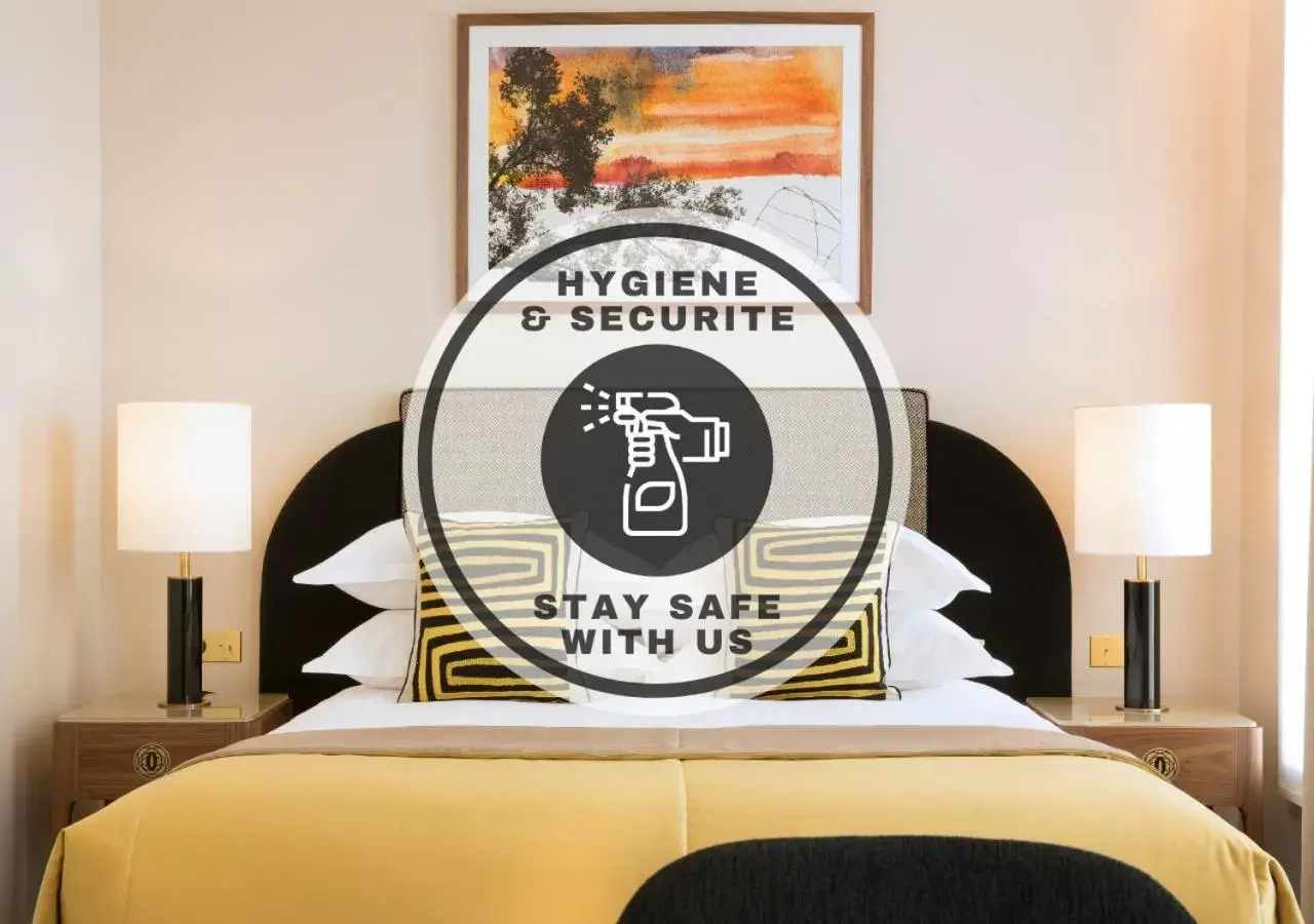 Bedroom, Property Logo/Sign in Le Tsuba Hotel