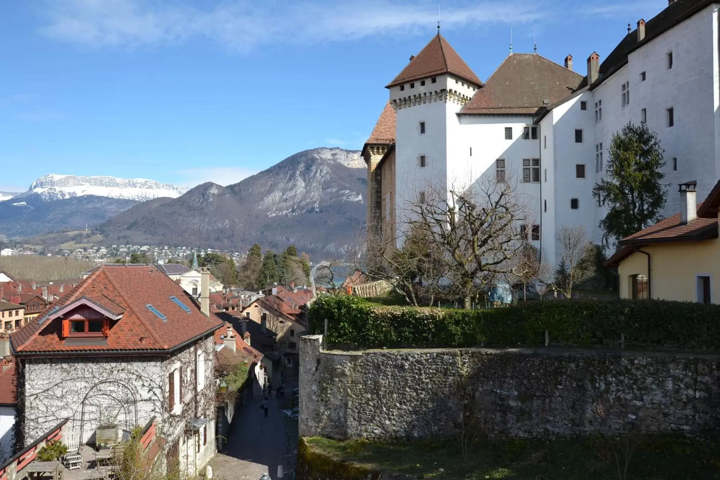 Landmark view, Property Building in Hôtel du Château