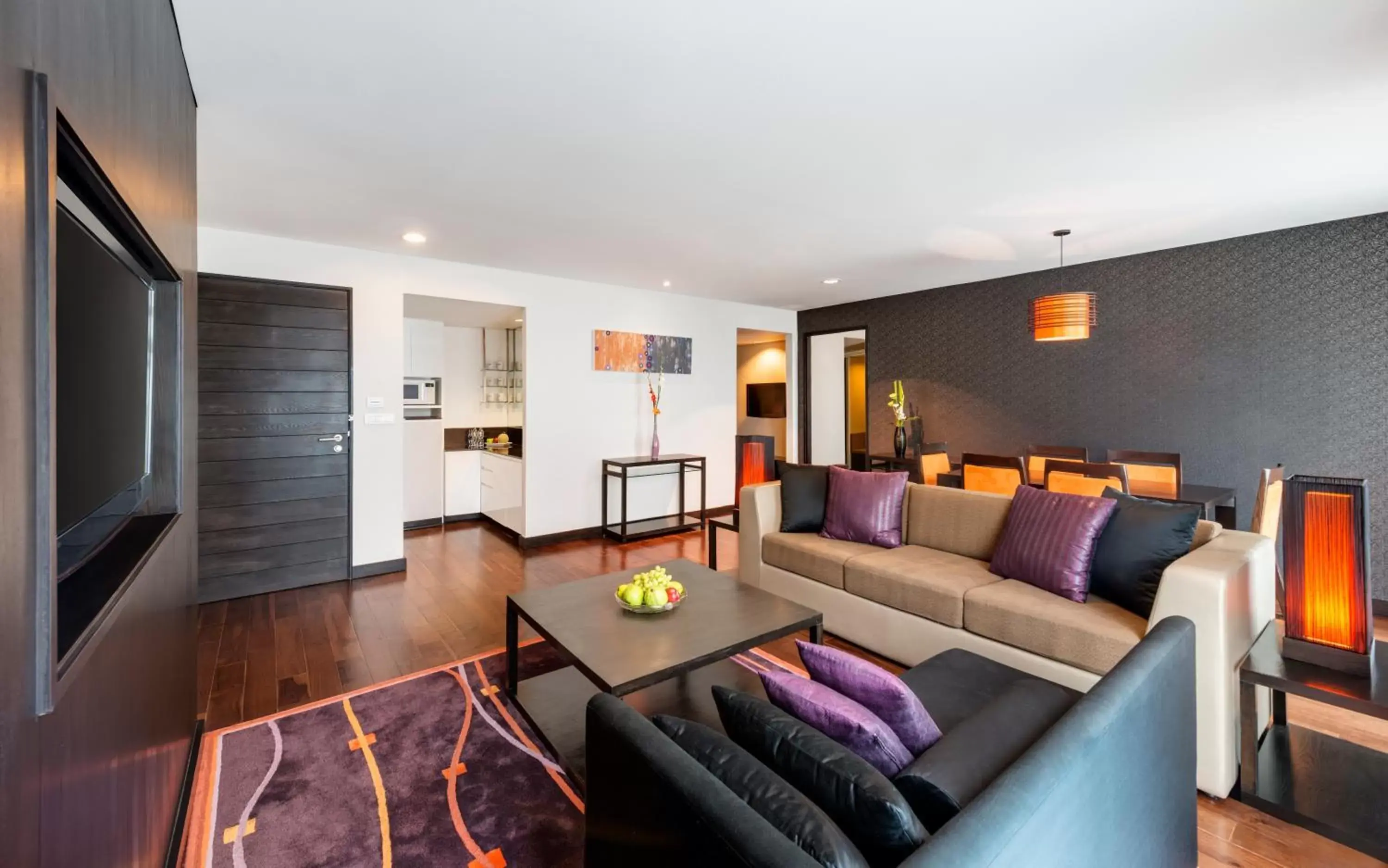 Living room, Seating Area in Radisson Suites Bangkok Sukhumvit - SHA Extra Plus