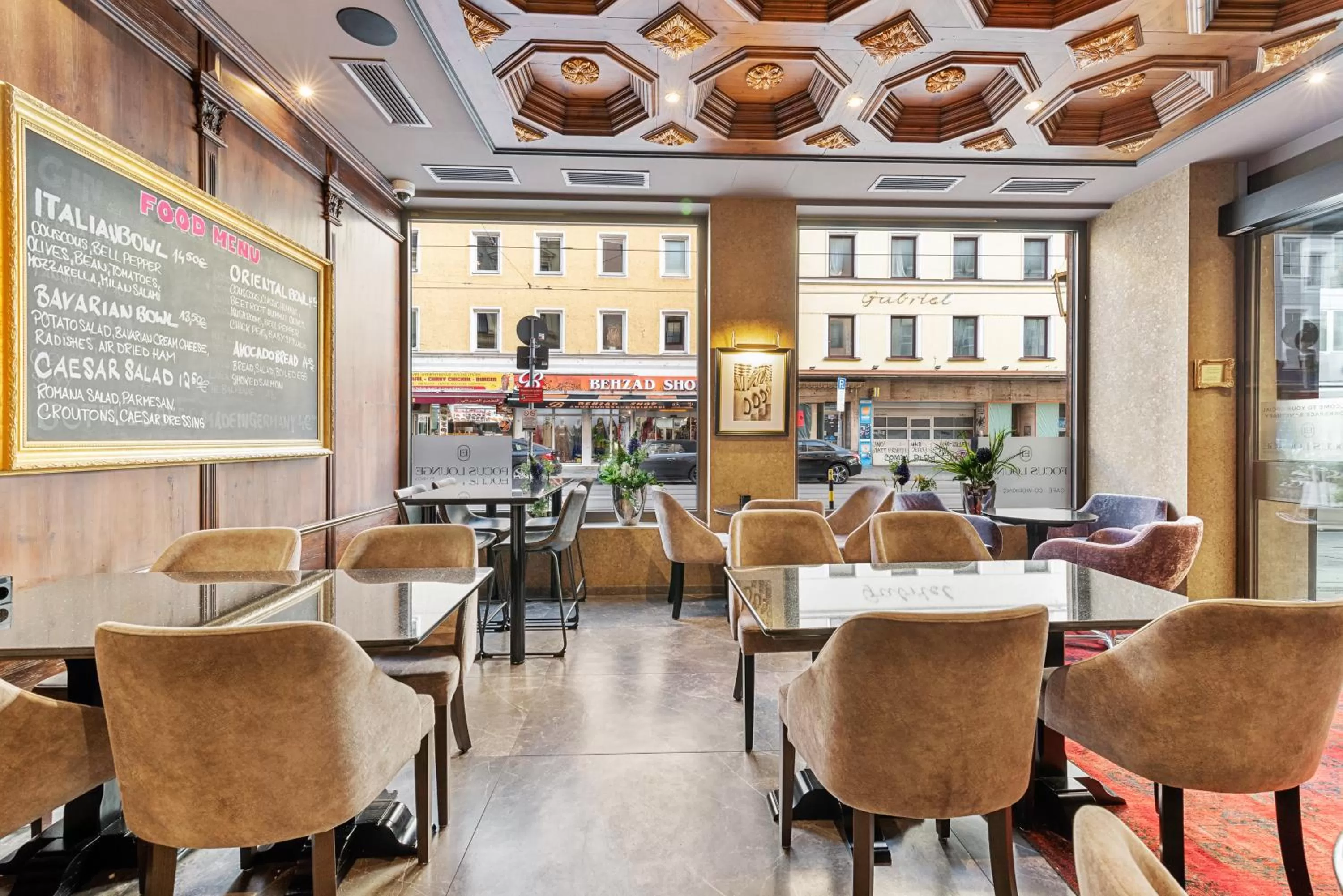 Restaurant/places to eat in KING's Hotel First