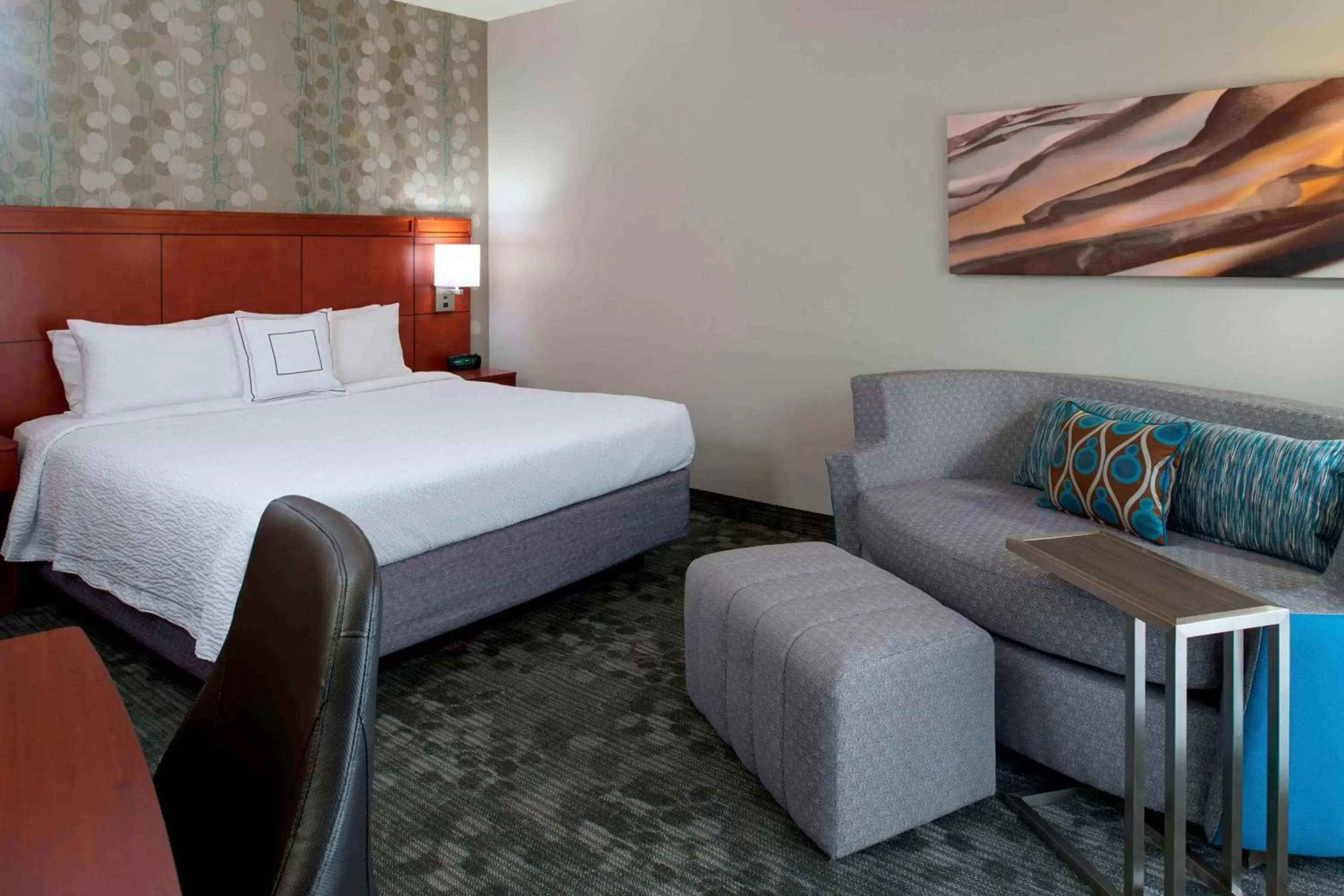 Bedroom, Bed in Sonesta Select Kansas City Airport Tiffany Springs