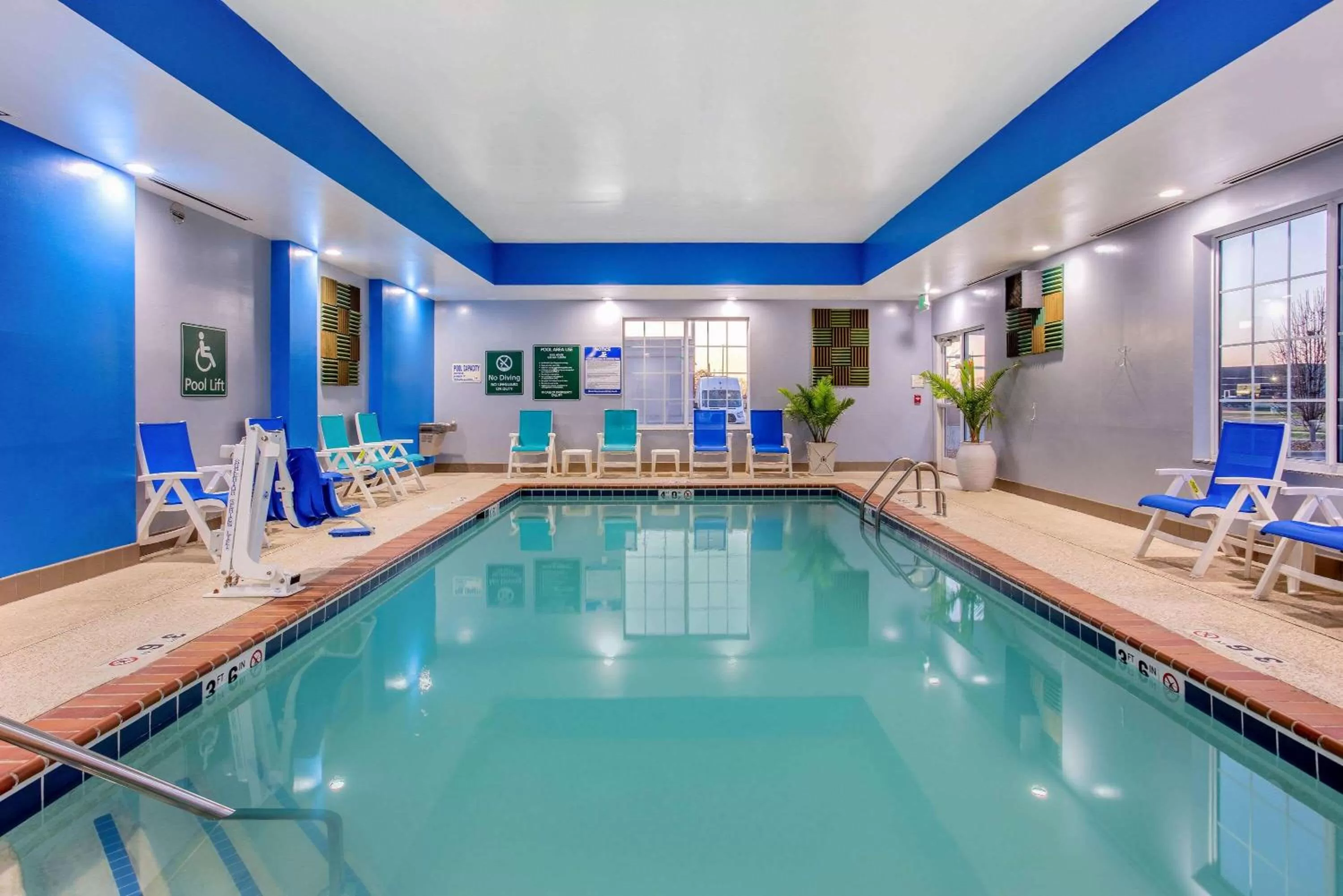 On site in La Quinta by Wyndham Springfield IL