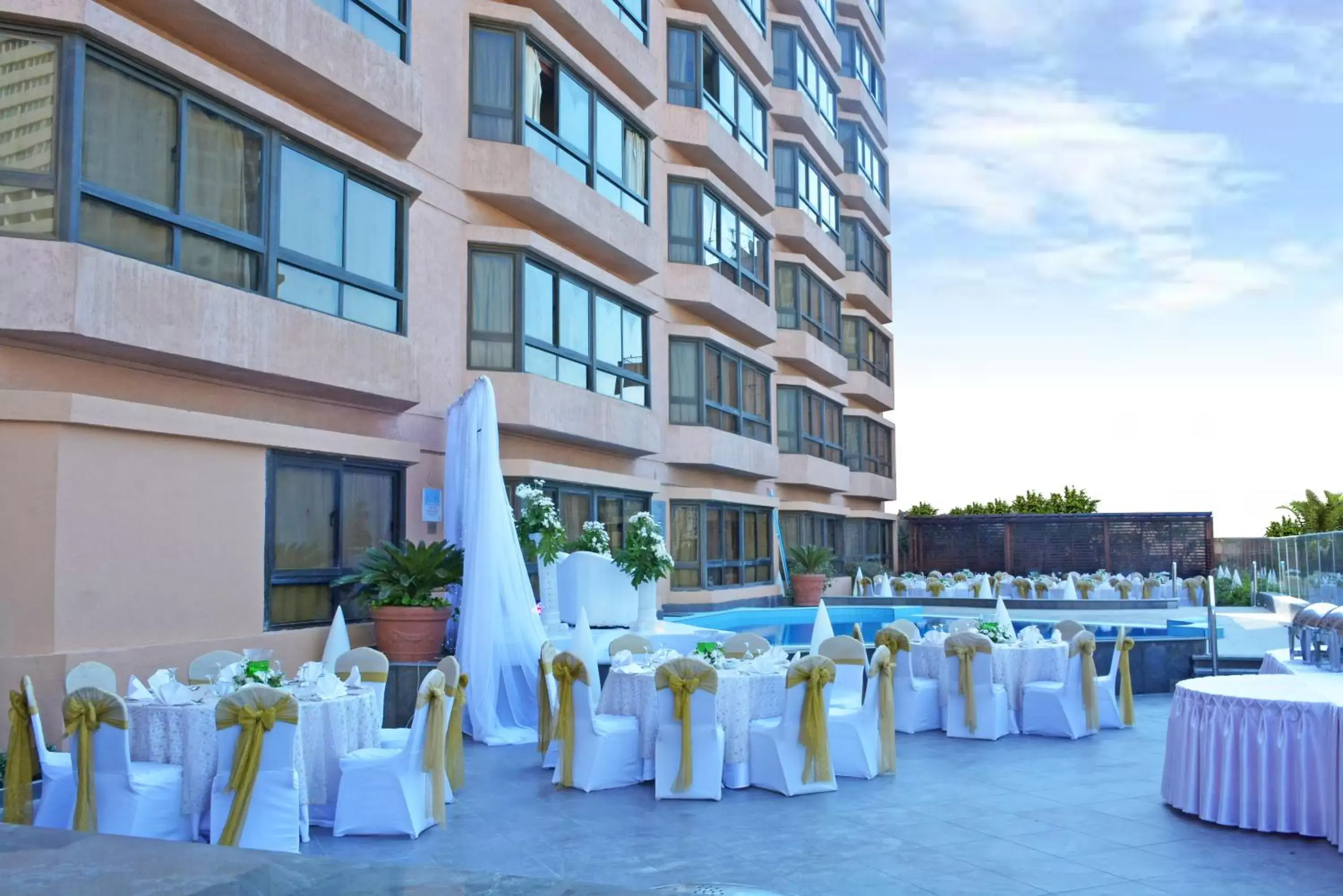 Restaurant/places to eat, Banquet Facilities in Pyramisa Suites Hotel Cairo