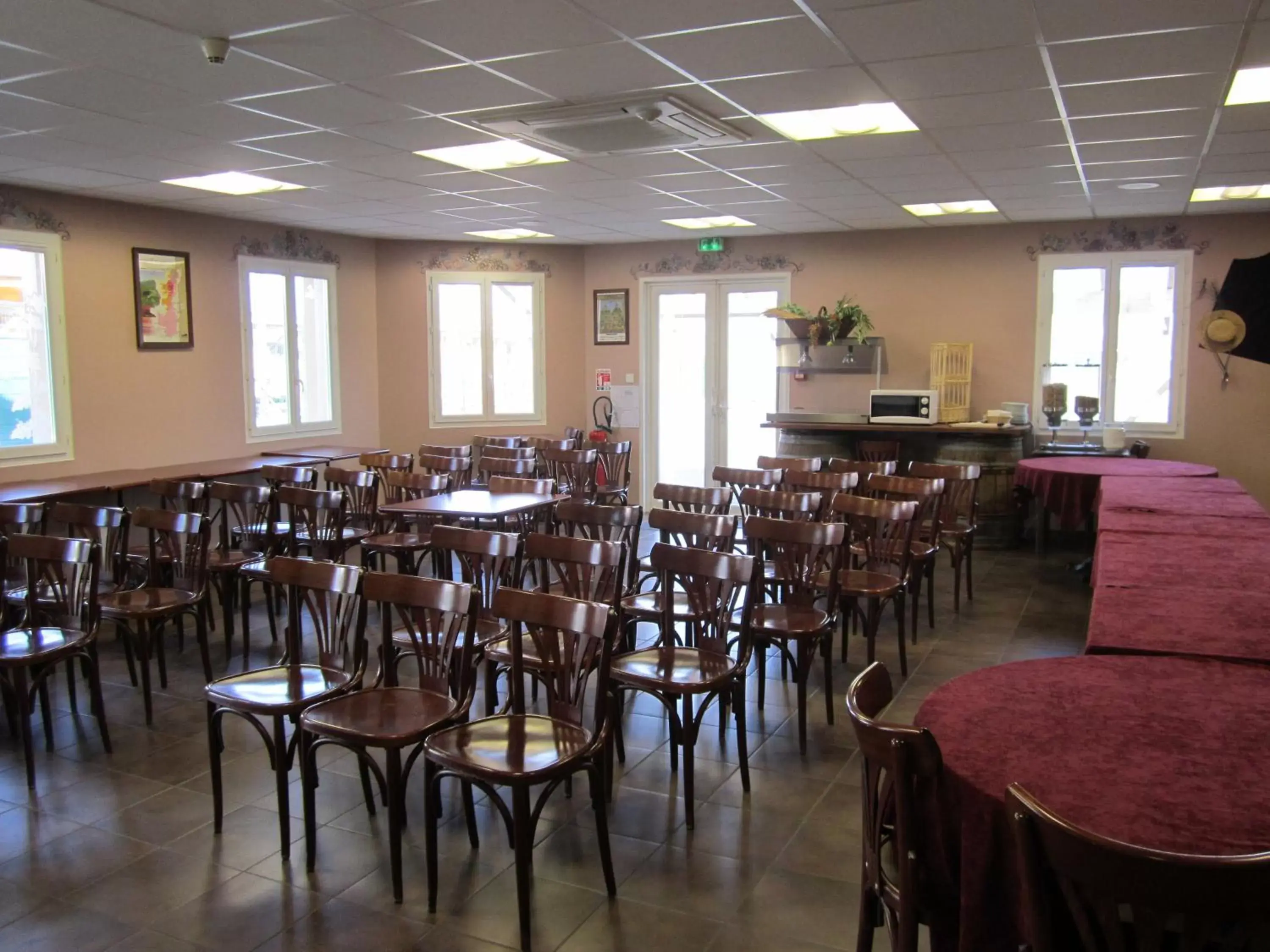 Banquet/Function facilities, Restaurant/Places to Eat in Hôtel Belleville, Villefranche-sur-Saône Nord (Ex Inter-Hotel)